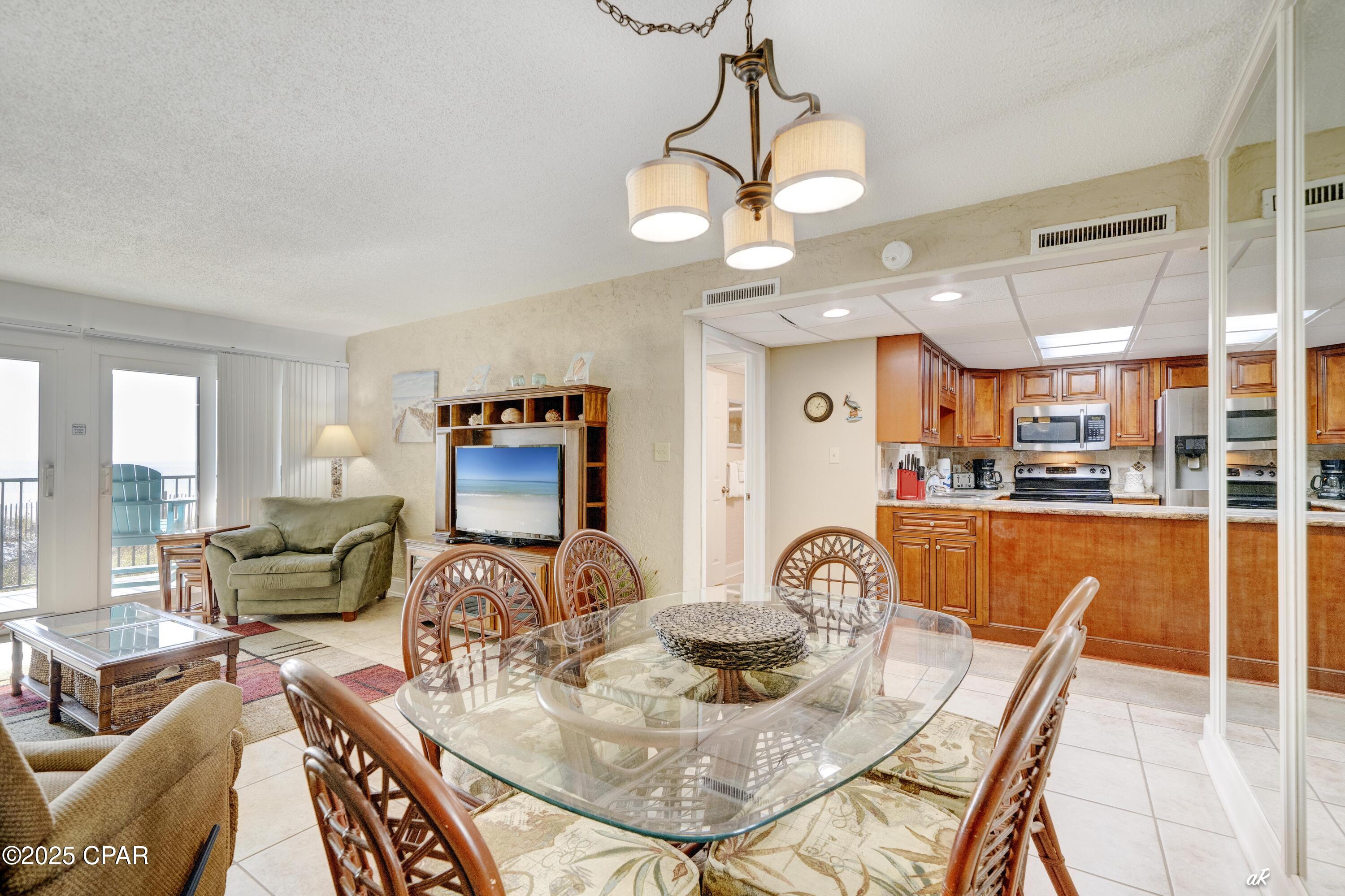 Image 8 For 8727 Thomas Drive C17