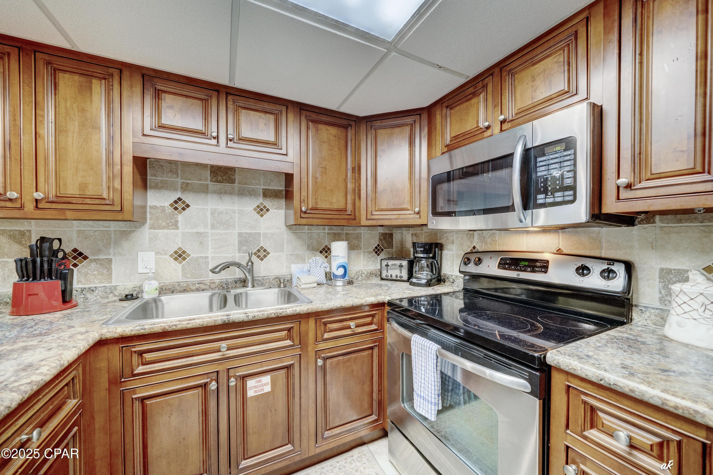 Image 9 For 8727 Thomas Drive C17