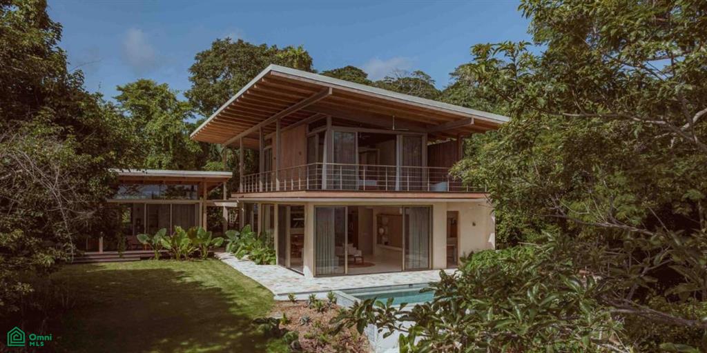 3 bed Single Family Homes For Sale in Puntarenas, Puntarenas - 1