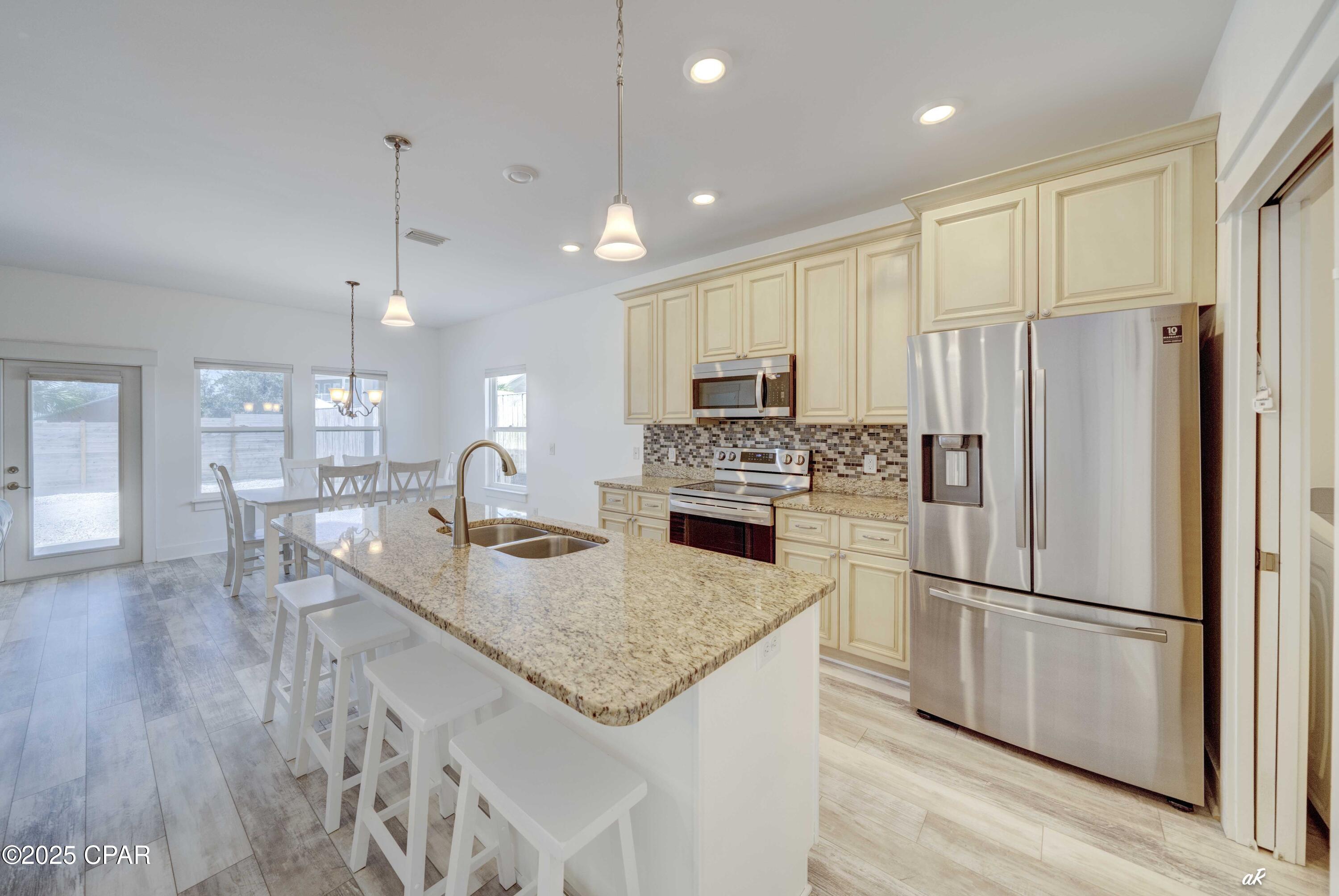 Image 8 For 6813 Lagoon Drive