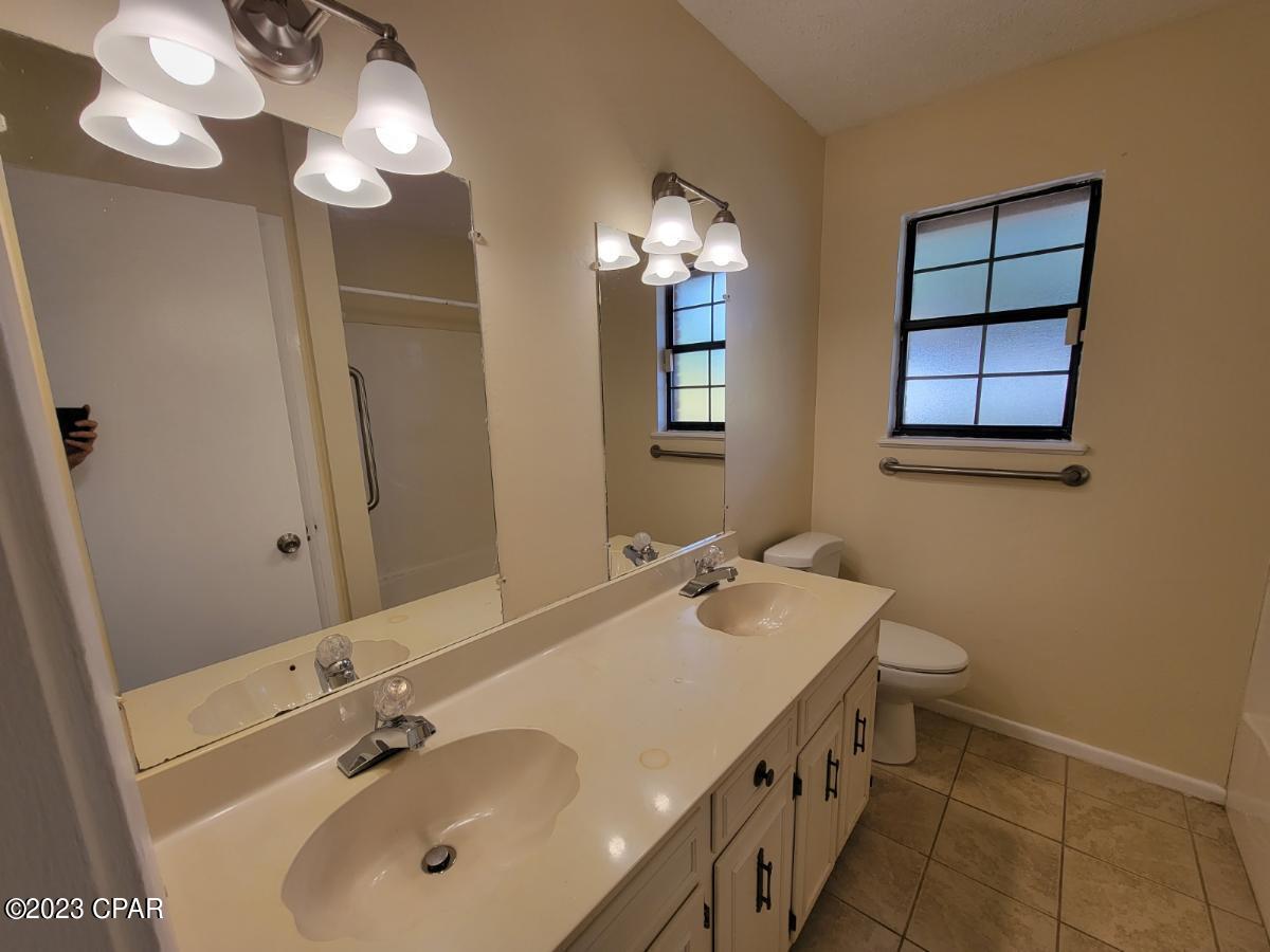 Image 12 For 738 Oak Avenue