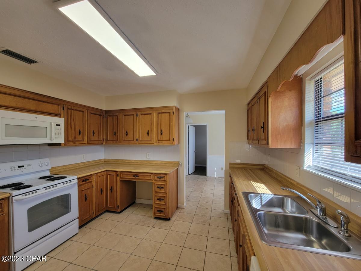 Image 2 For 738 Oak Avenue