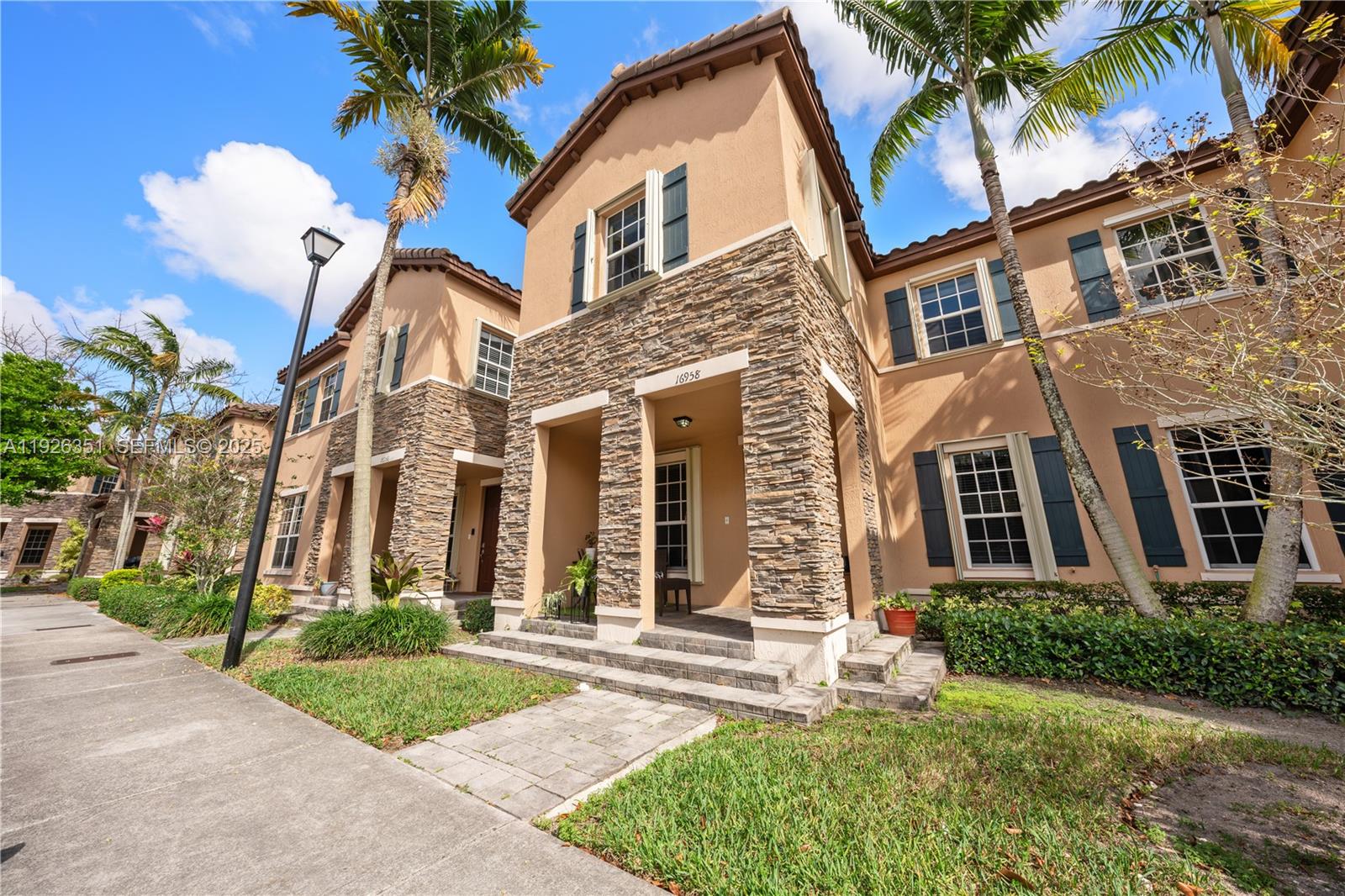 Kendall Commons Residenti