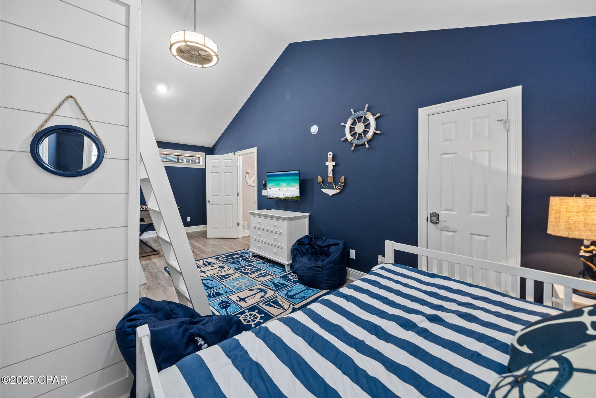 Image 22 For 72 Vantage Point