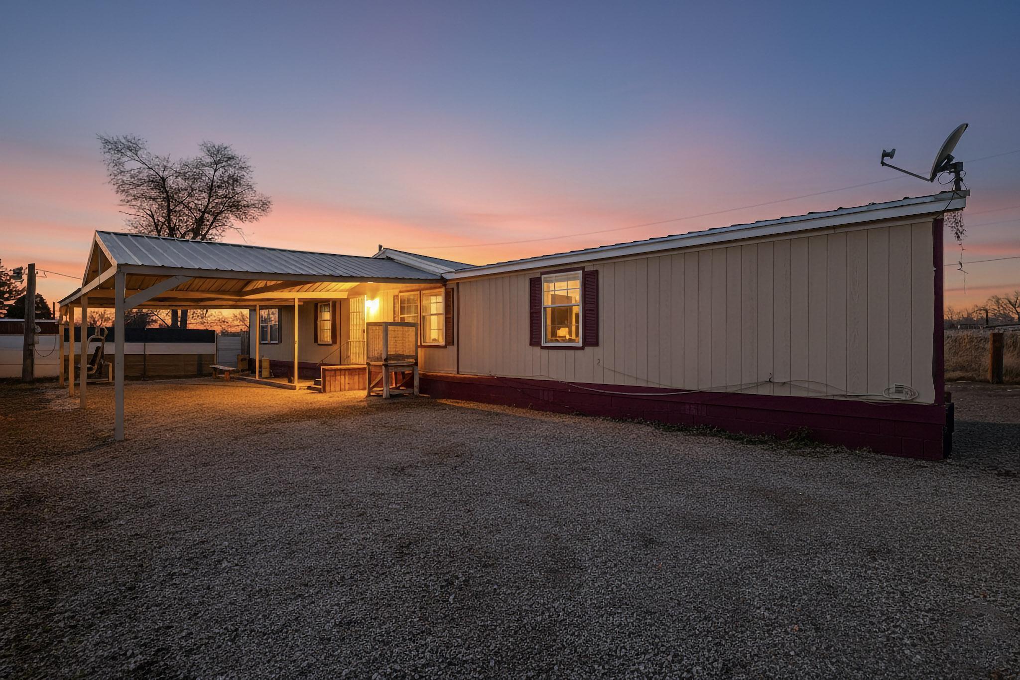 6327 Isleta Boulevard SW, Albuquerque