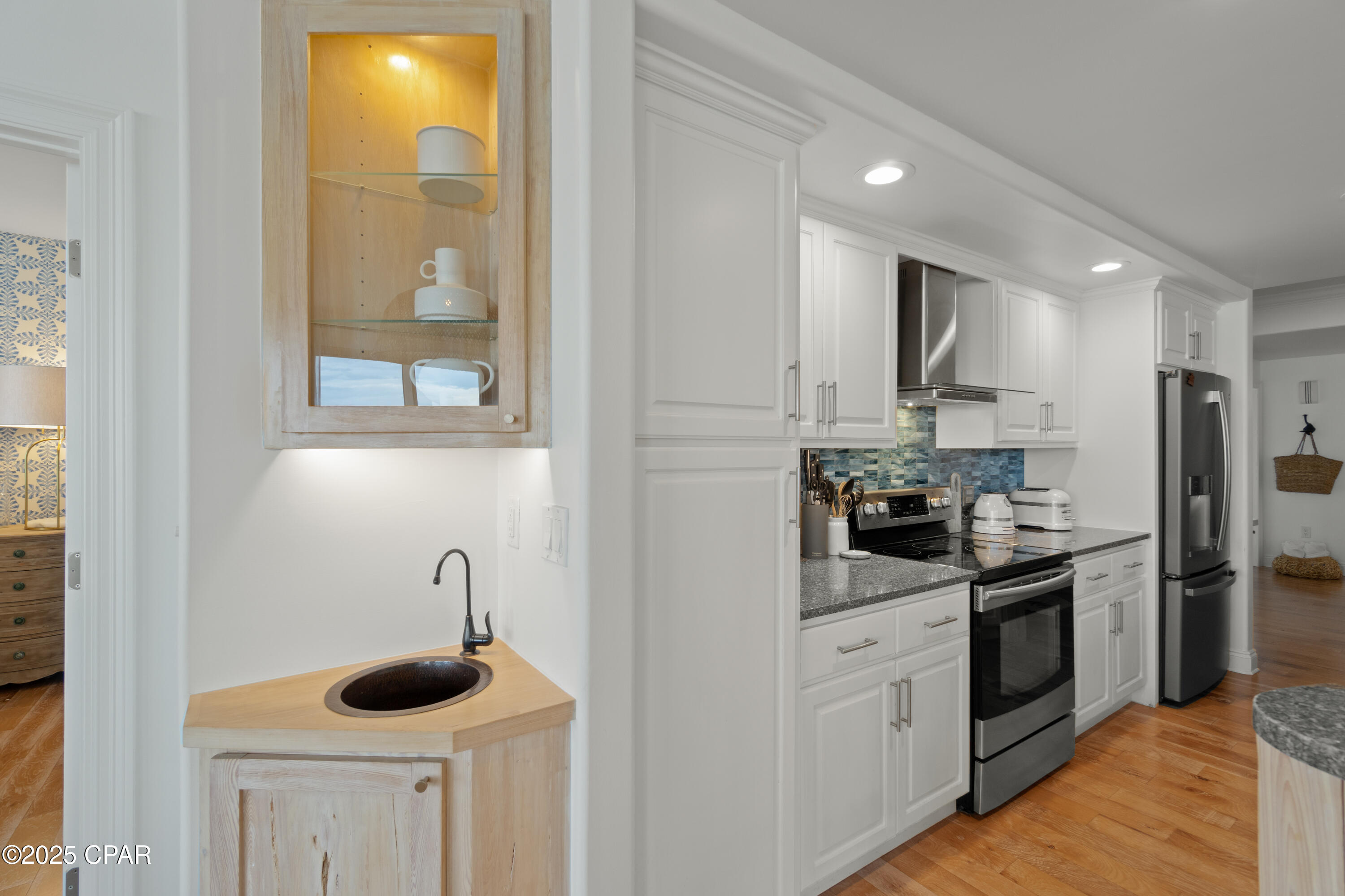 Image 10 For 8715 Surf Drive 201a