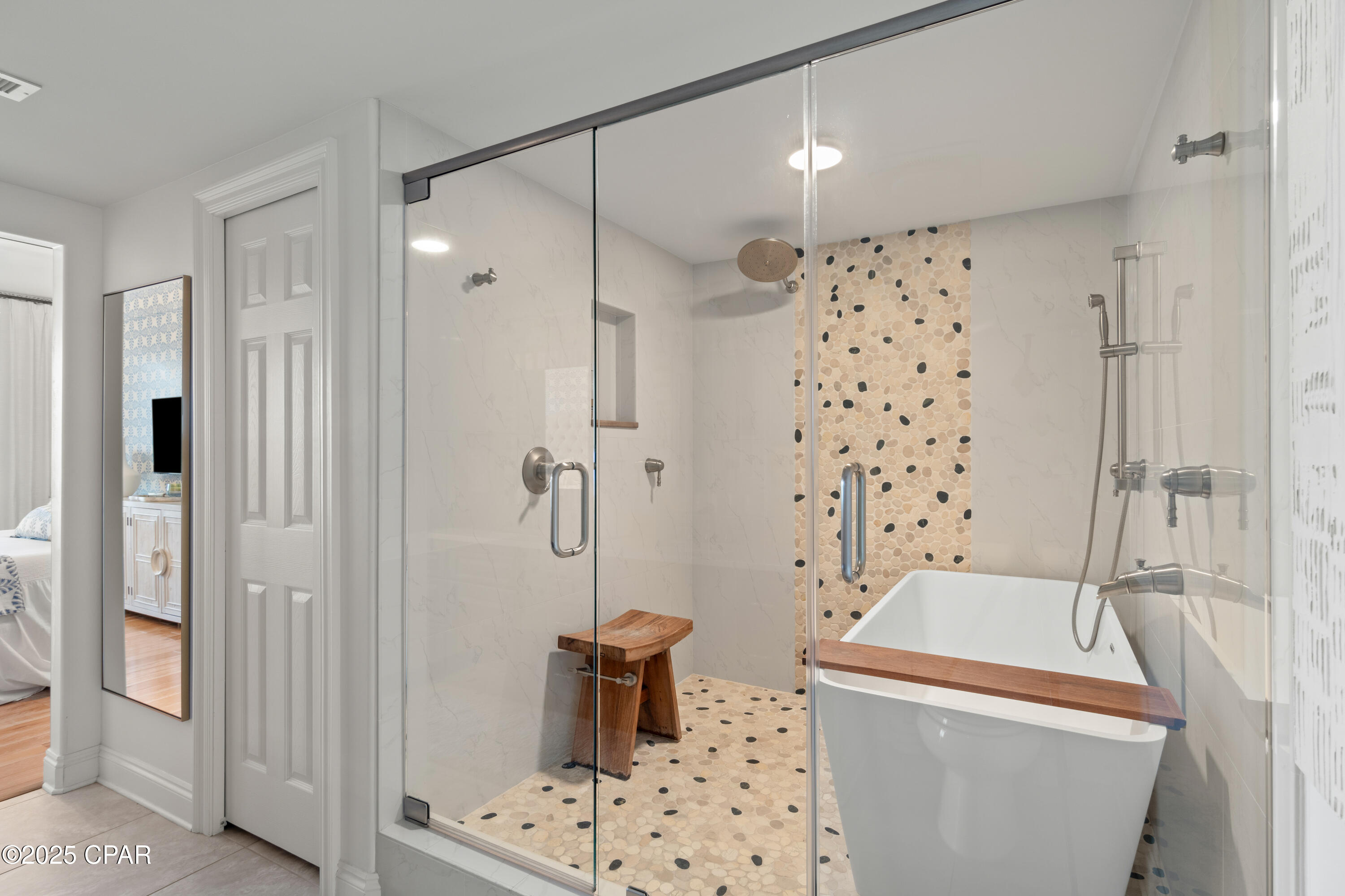 Image 19 For 8715 Surf Drive 201a