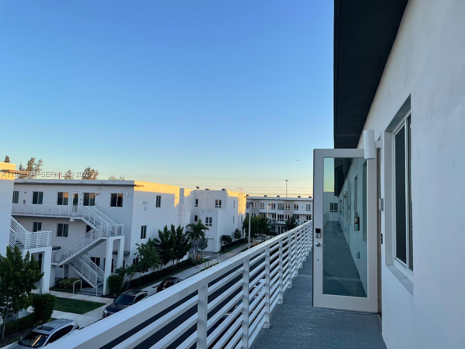 Landmark At Doral Condo N