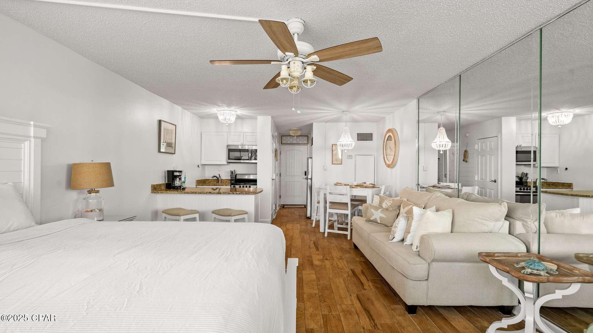 Image 2 For 8817 Thomas Drive 213