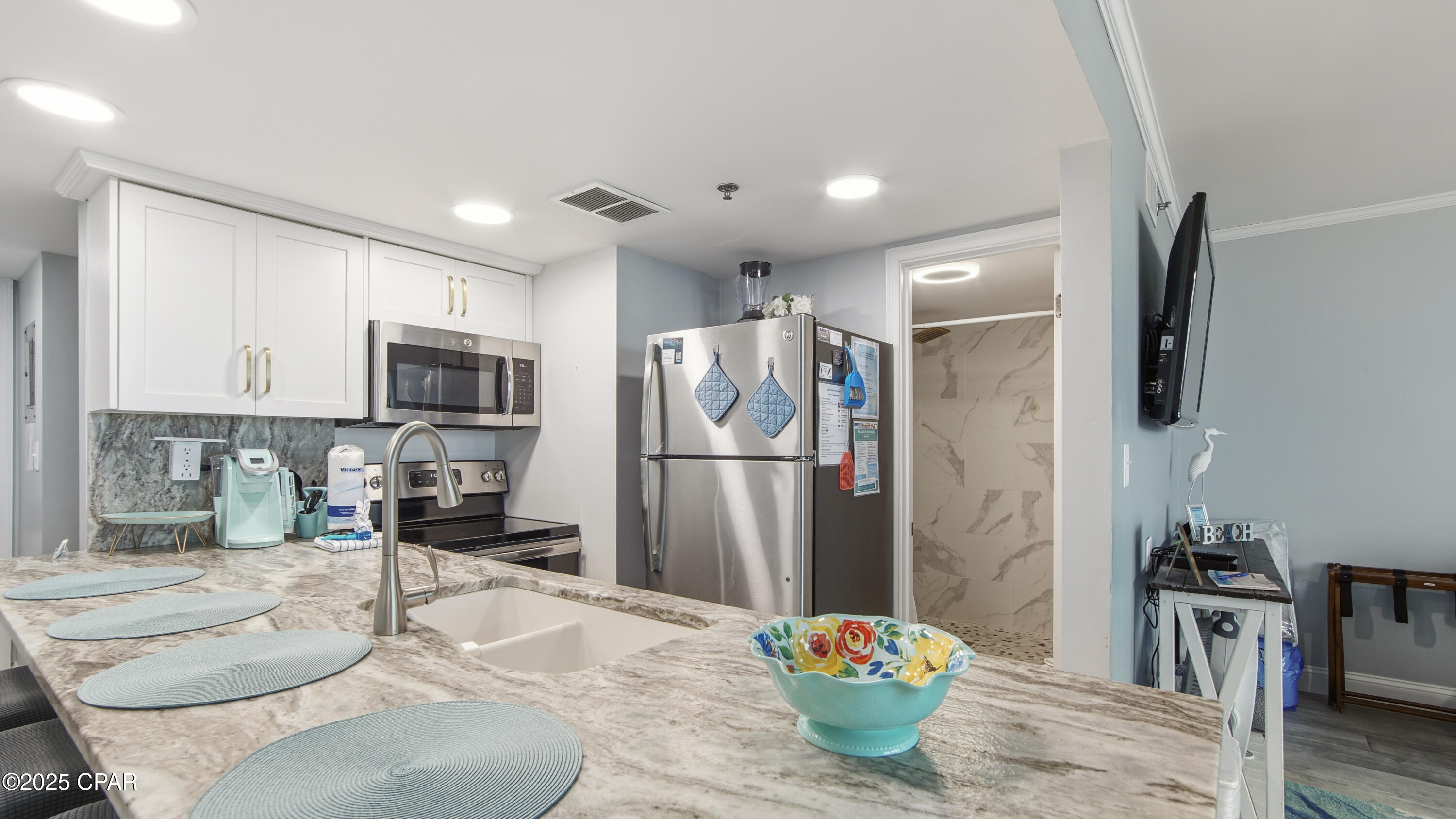 Image 12 For 9850 Thomas Drive 102w