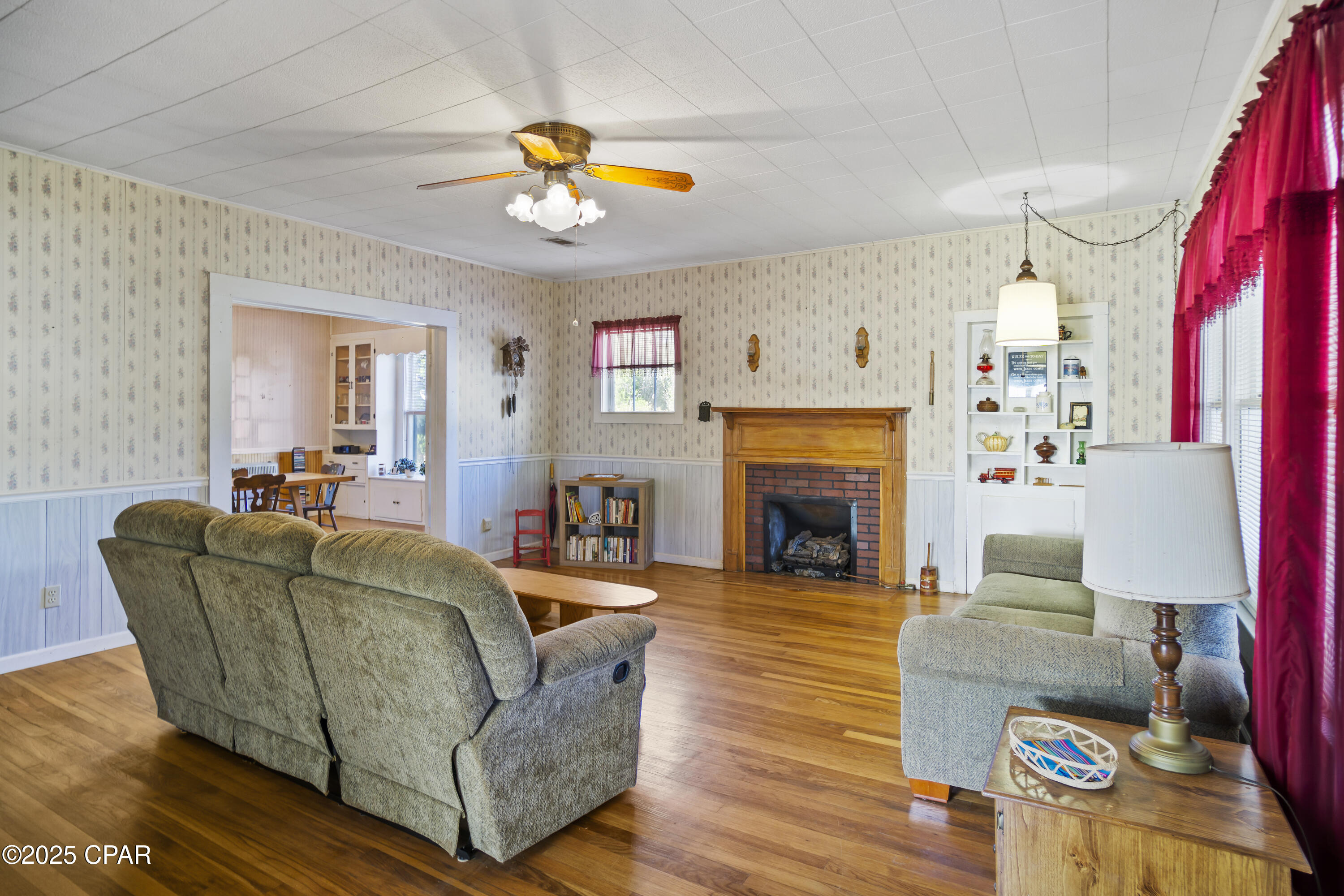 Image 2 For 16090 Pear Street