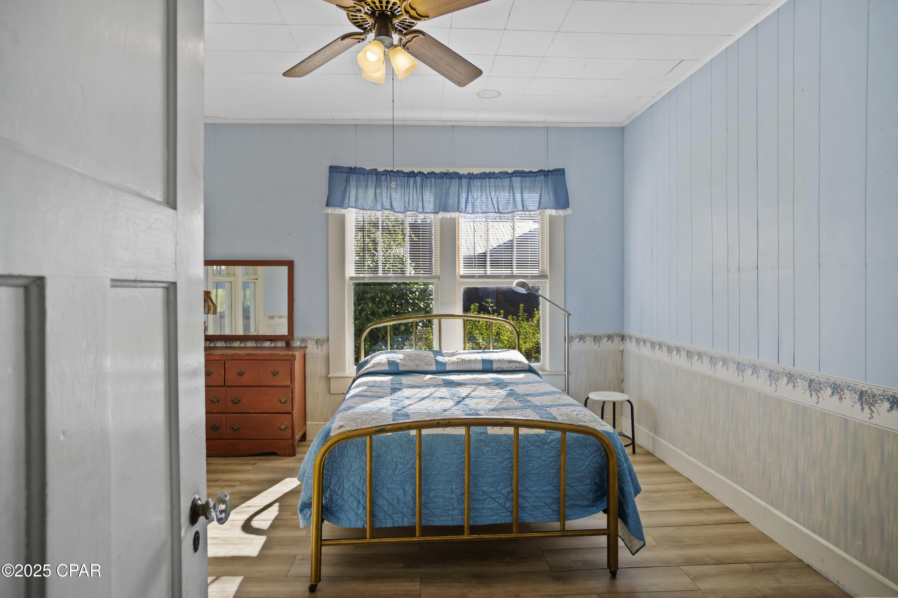 Image 22 For 16090 Pear Street