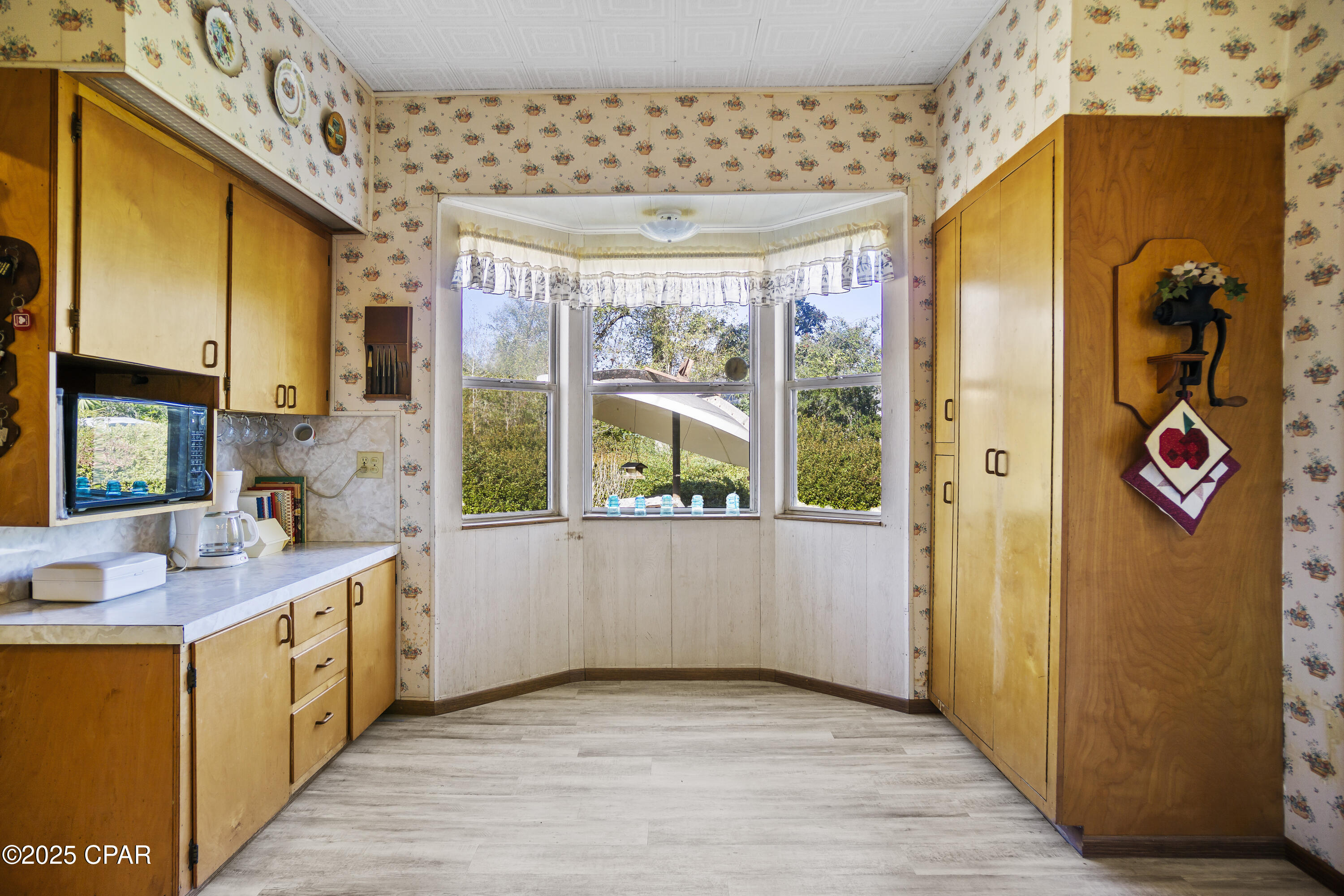 Image 8 For 16090 Pear Street