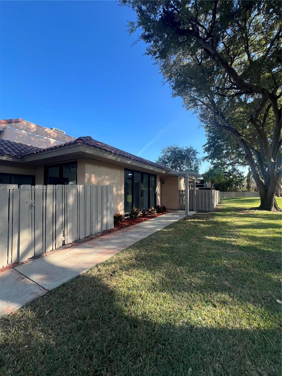 Townhouses Of The Calif C