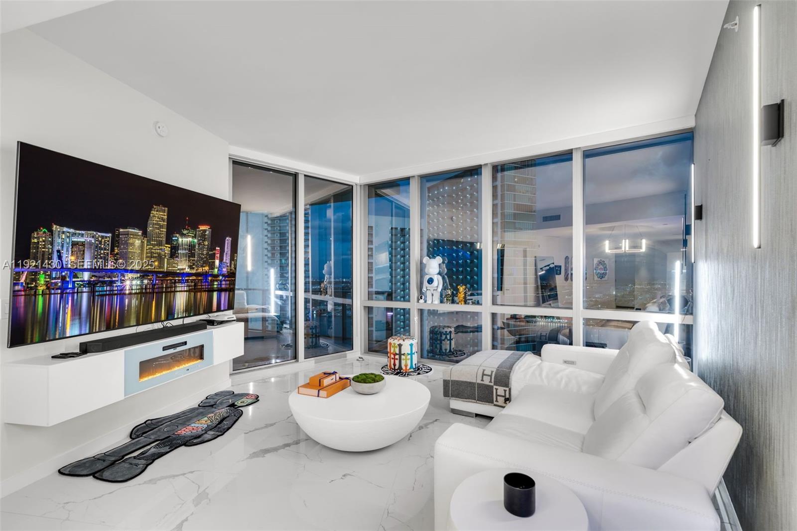Condo for Sale in Miami, FL