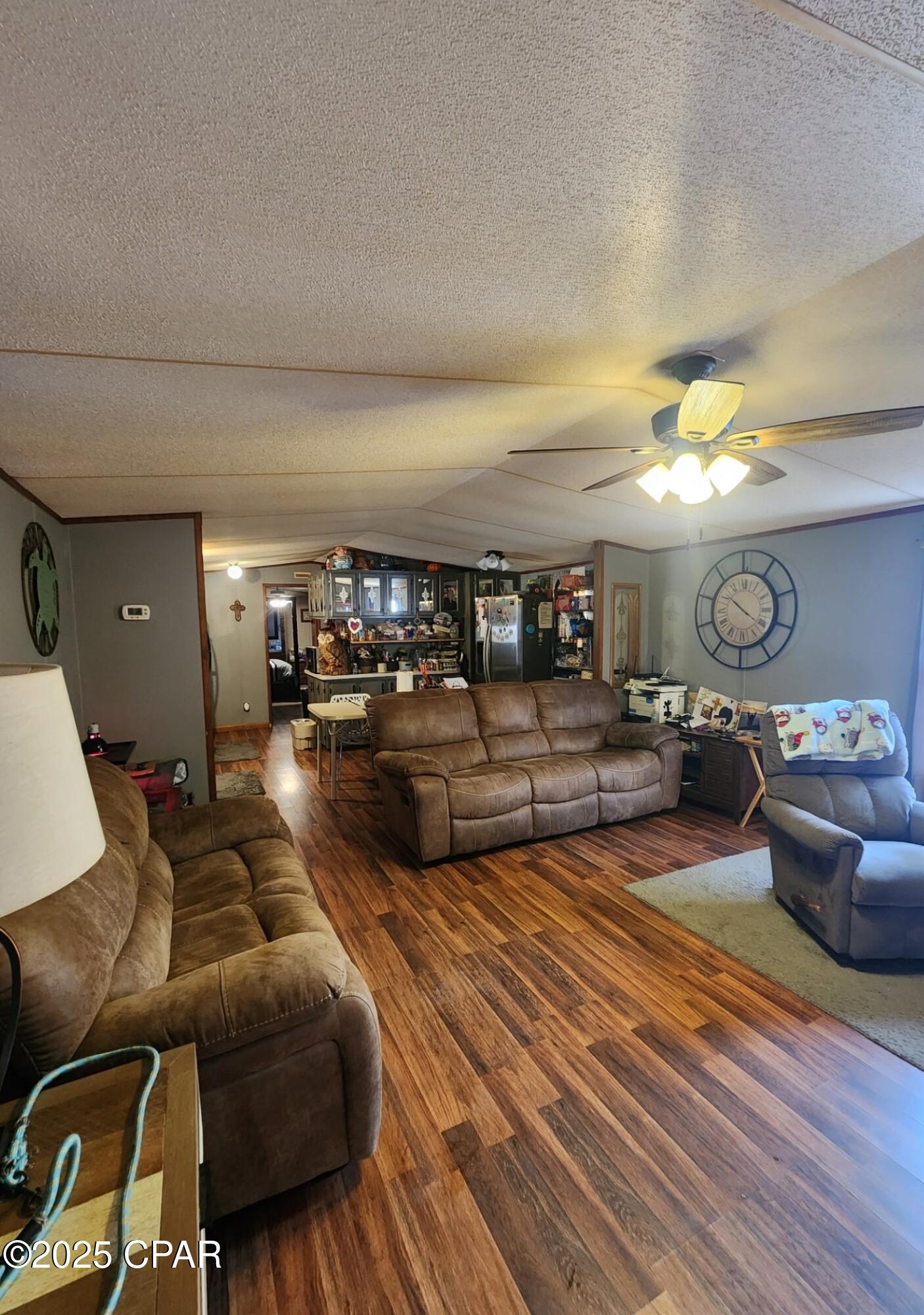 Image 2 For 425 Coralvine Drive