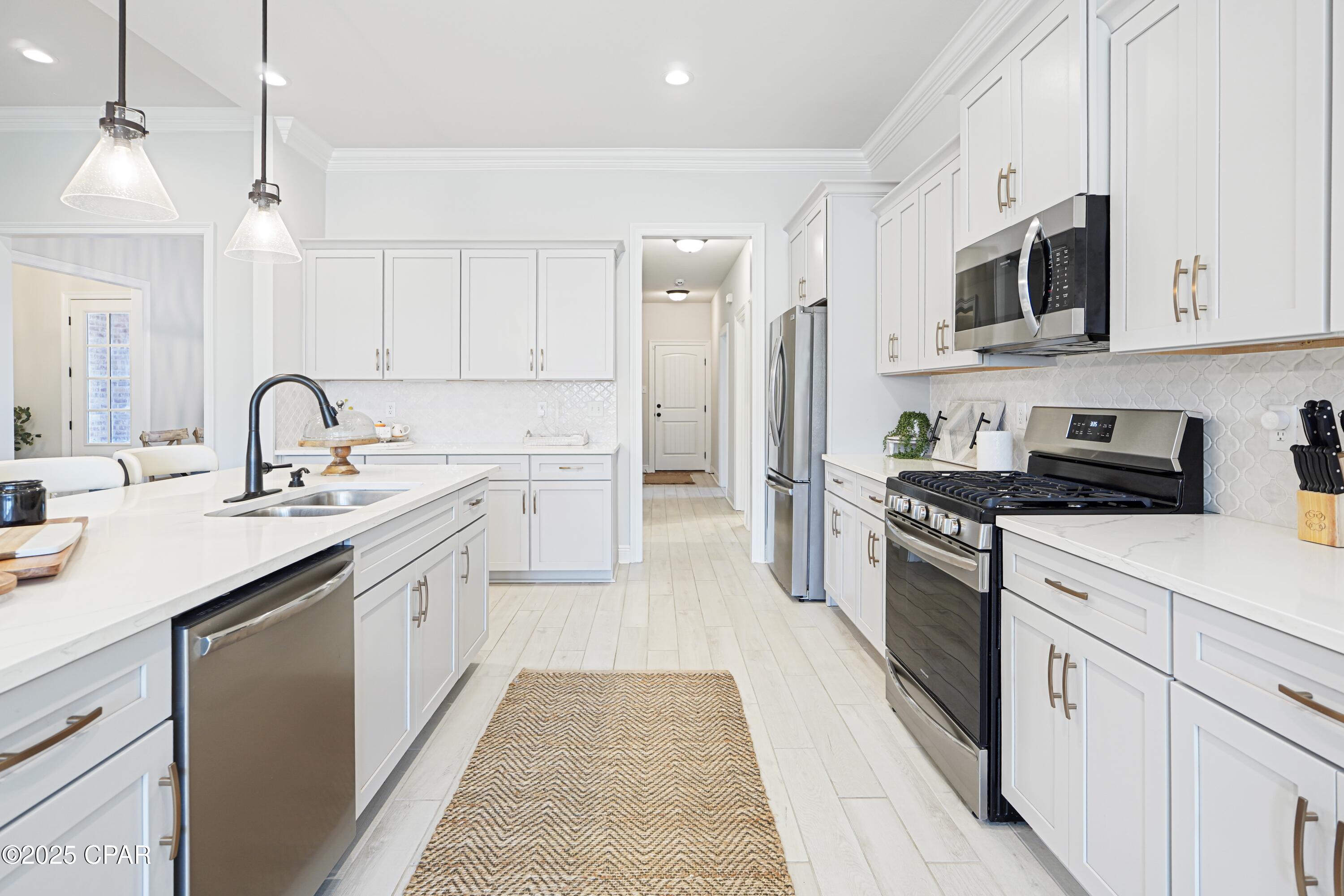 Listing photo id 1 for 198 Blaze Boulevard