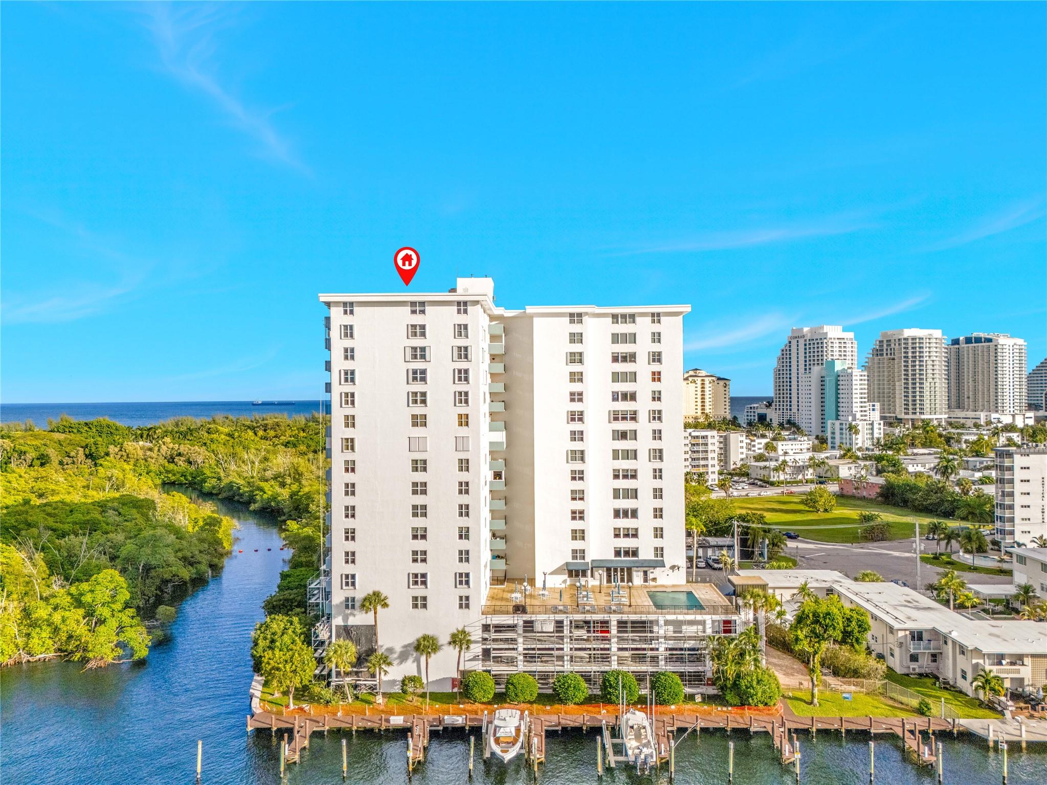 Americas On The Park Cond