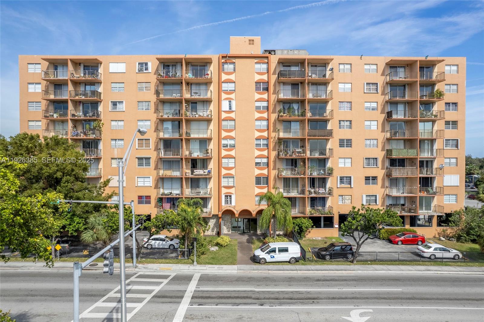 Three Horizons South Cond