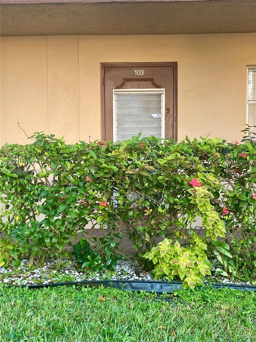 Sunrise Lakes 97 Condo