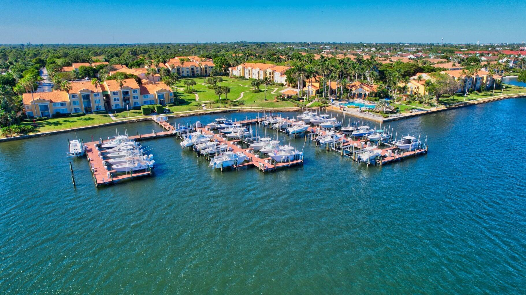 Yacht Club On The Intraco