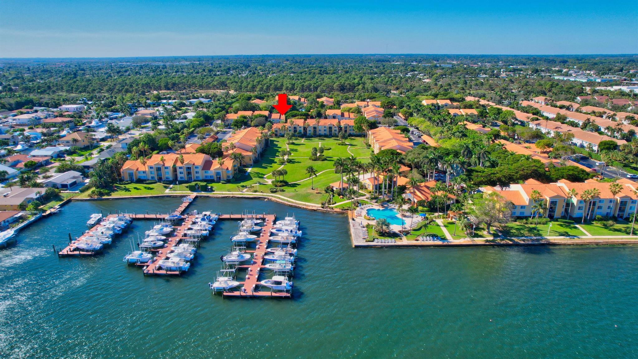 Yacht Club On The Intraco