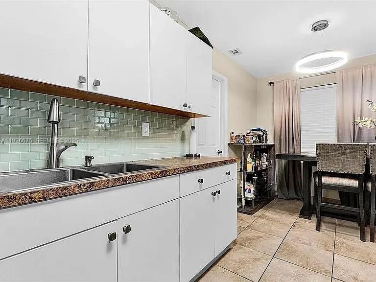 Homes for sale in Dania Beach, FL | 121 Nw 7Th Ave, Dania Beach, FL 33004 | MLS# A11926675