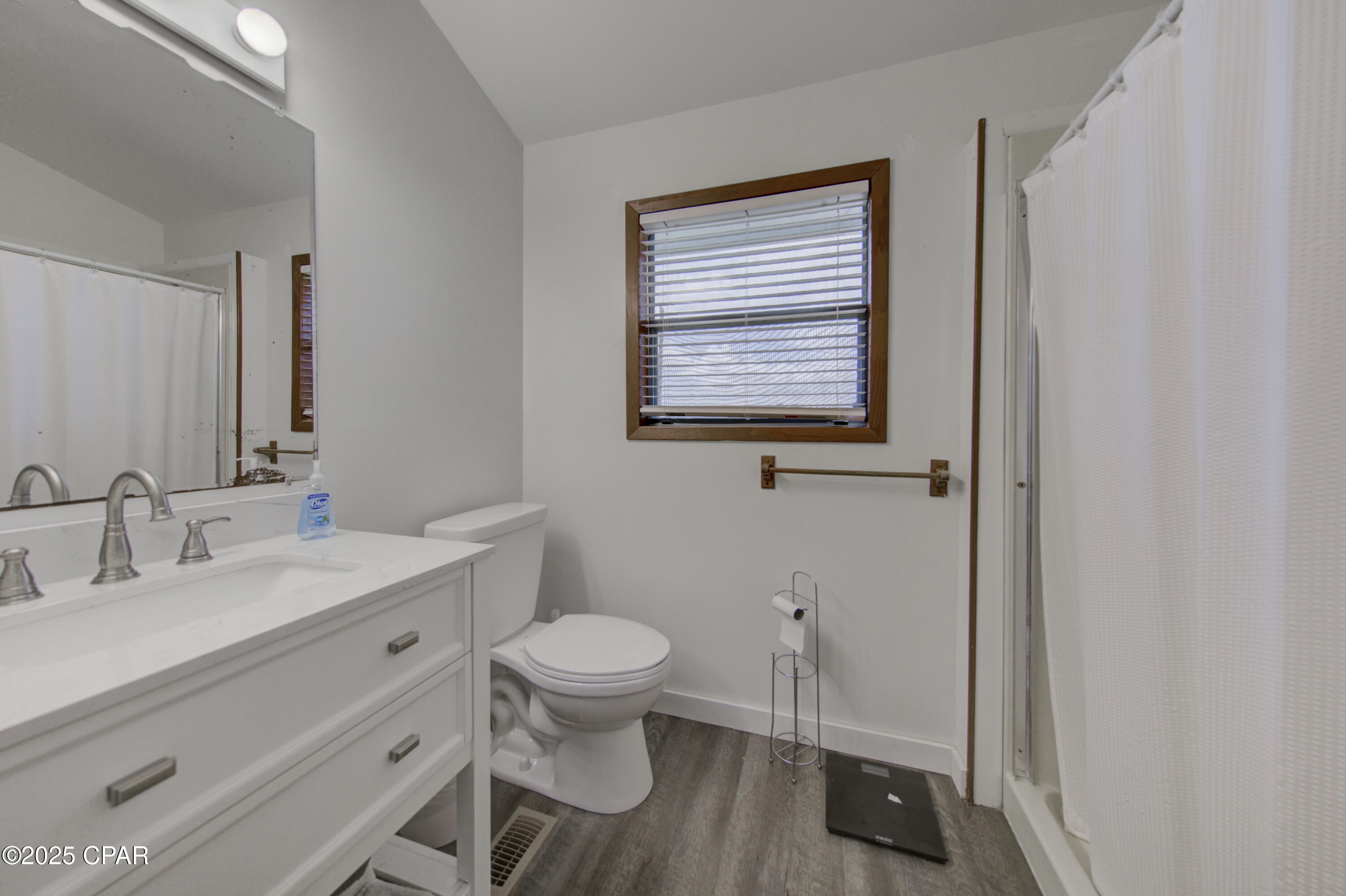 Image 9 For 404 Colorado Drive