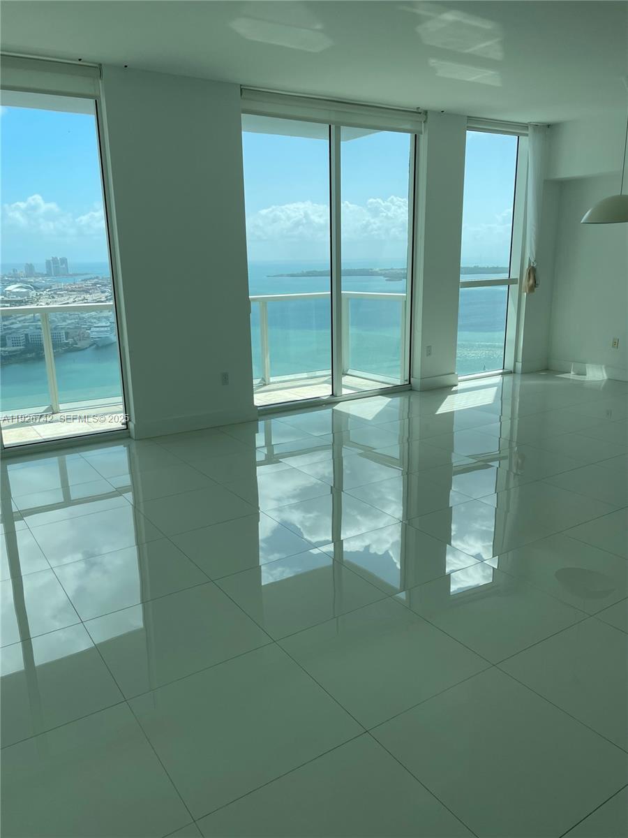 Vizcayne South Condo
