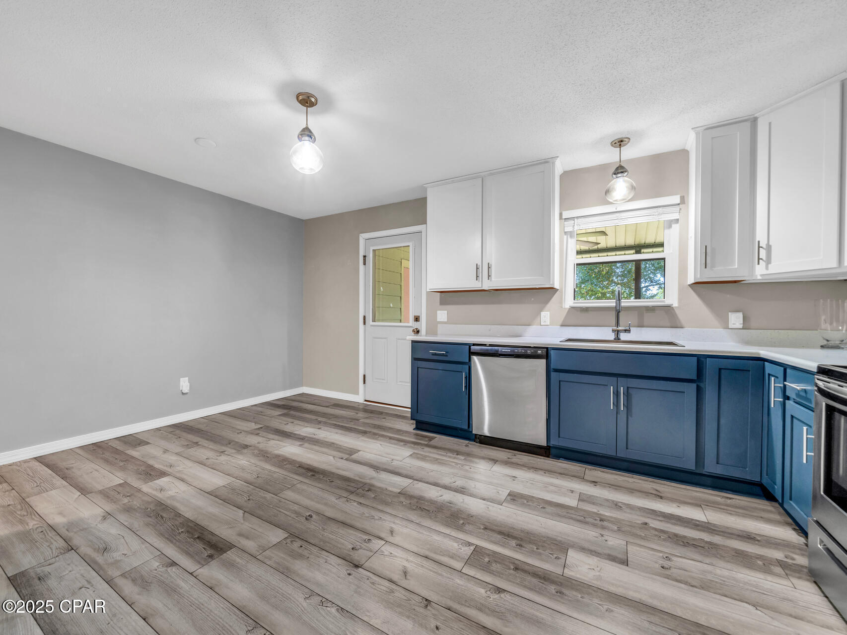 Image 19 For 119-123 Hampton Drive