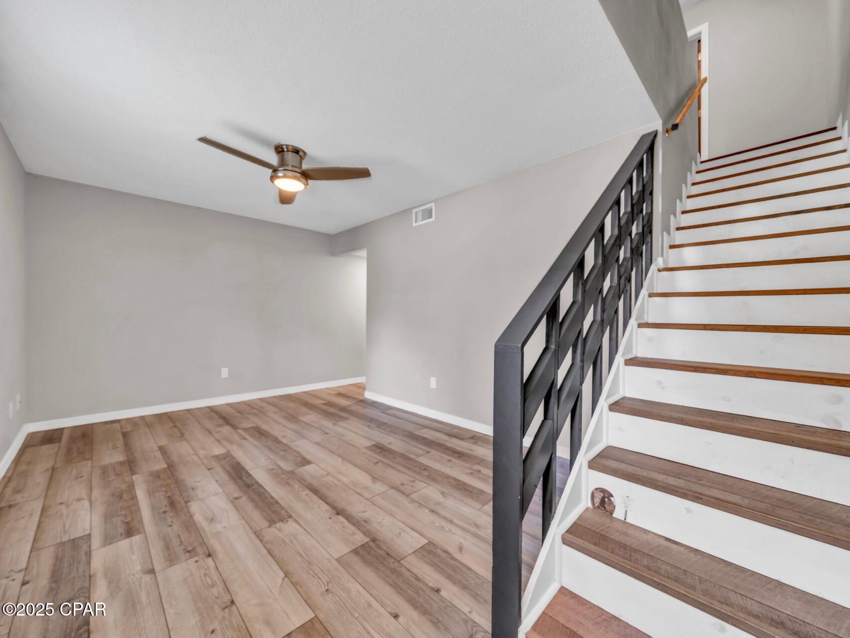 Image 21 For 119-123 Hampton Drive