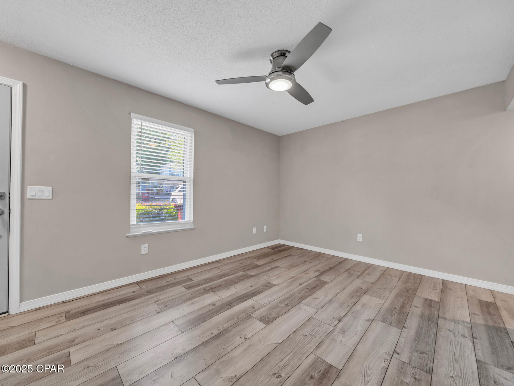 Image 24 For 119-123 Hampton Drive