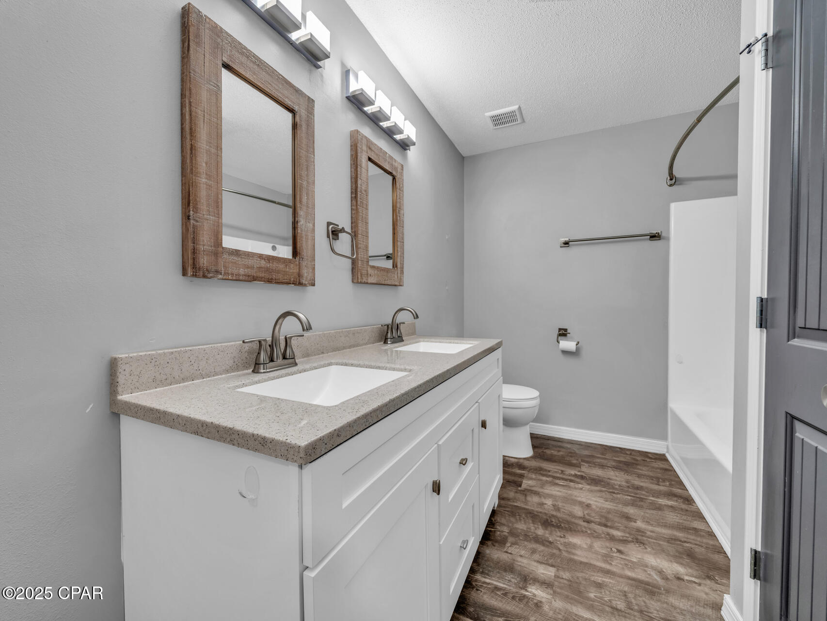 Image 29 For 119-123 Hampton Drive