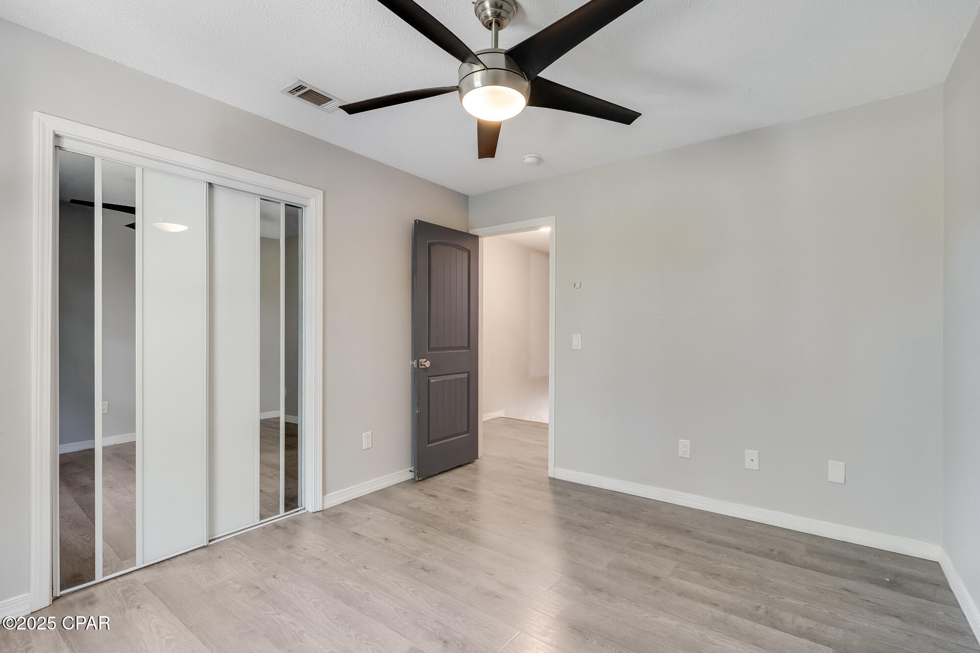 Image 43 For 119-123 Hampton Drive