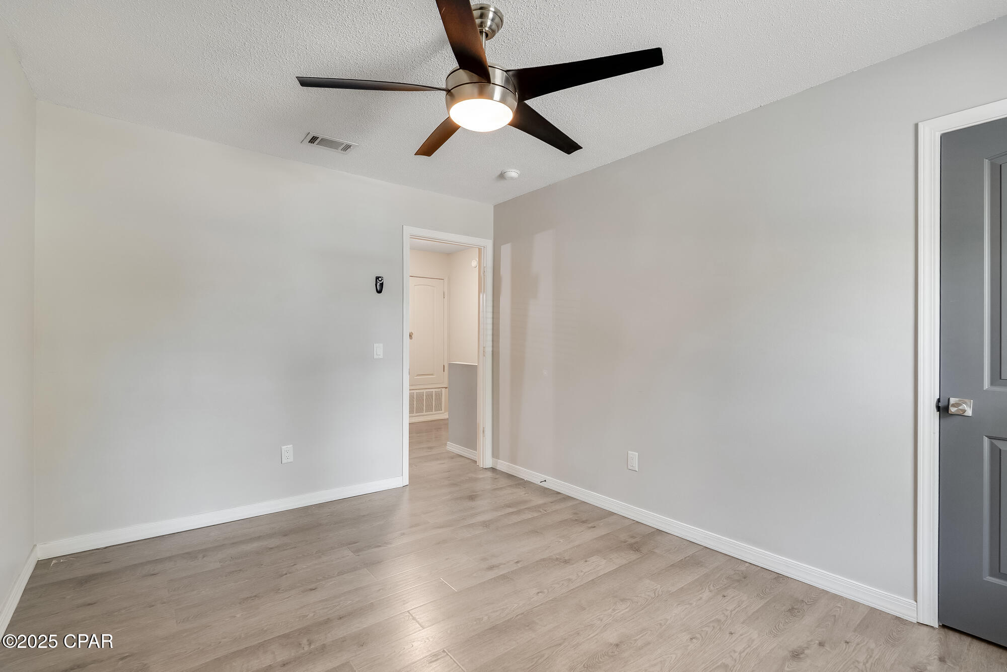 Image 44 For 119-123 Hampton Drive