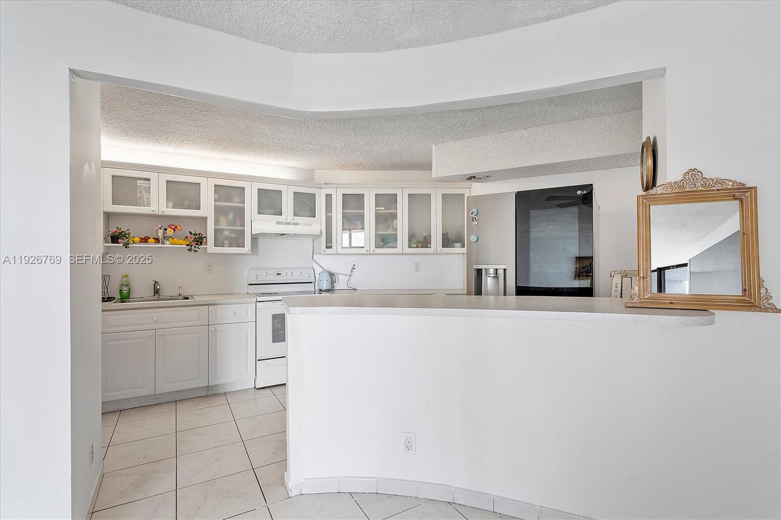 Homes for sale in Hallandale Beach, FL | 600 Parkview Dr #611, Hallandale Beach, FL 33009 | MLS# A11926769