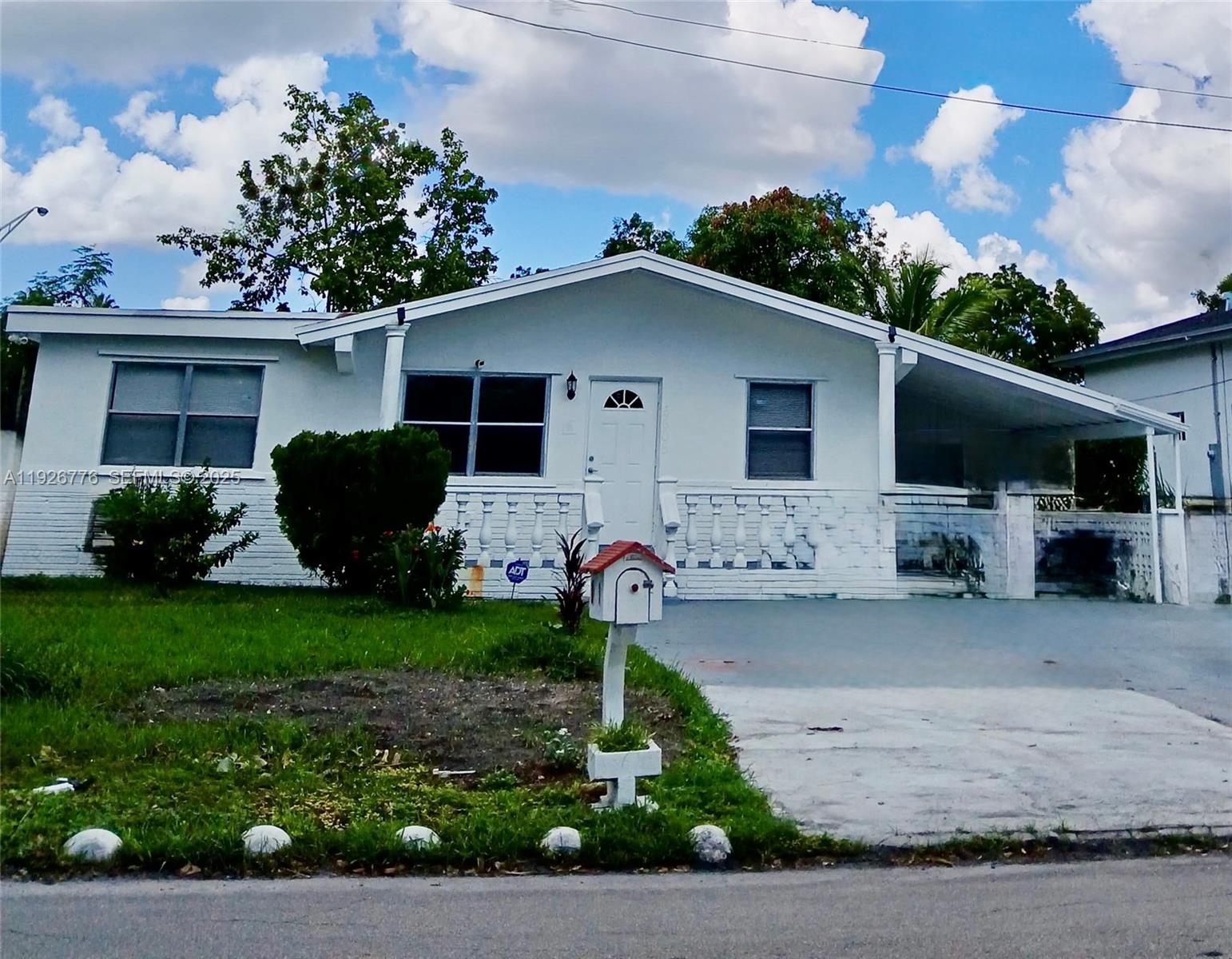 Hollywood Heights Estates