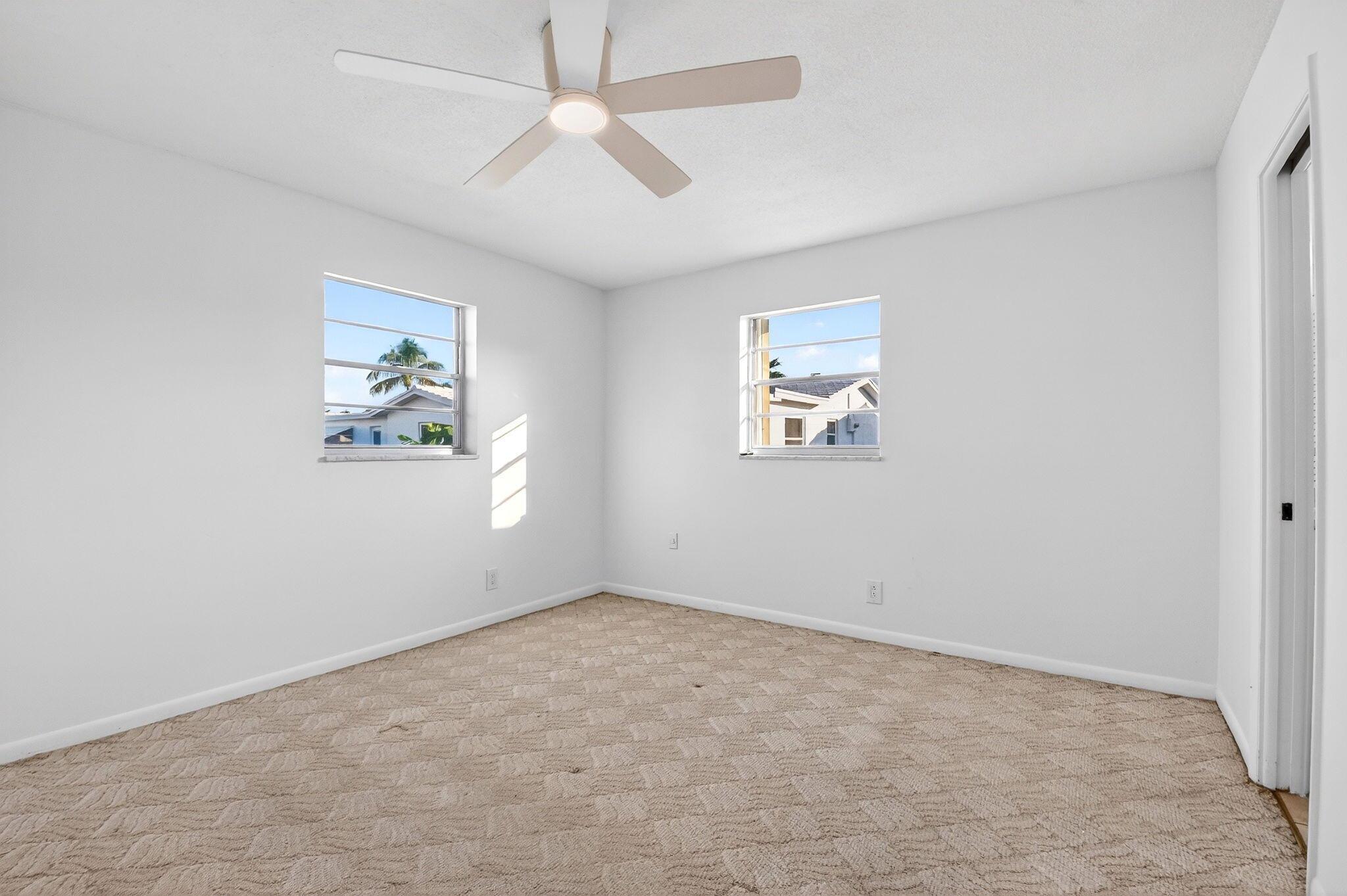 Photo 11 of home located at 814 SW 6th Avenue, Boynton Beach FL