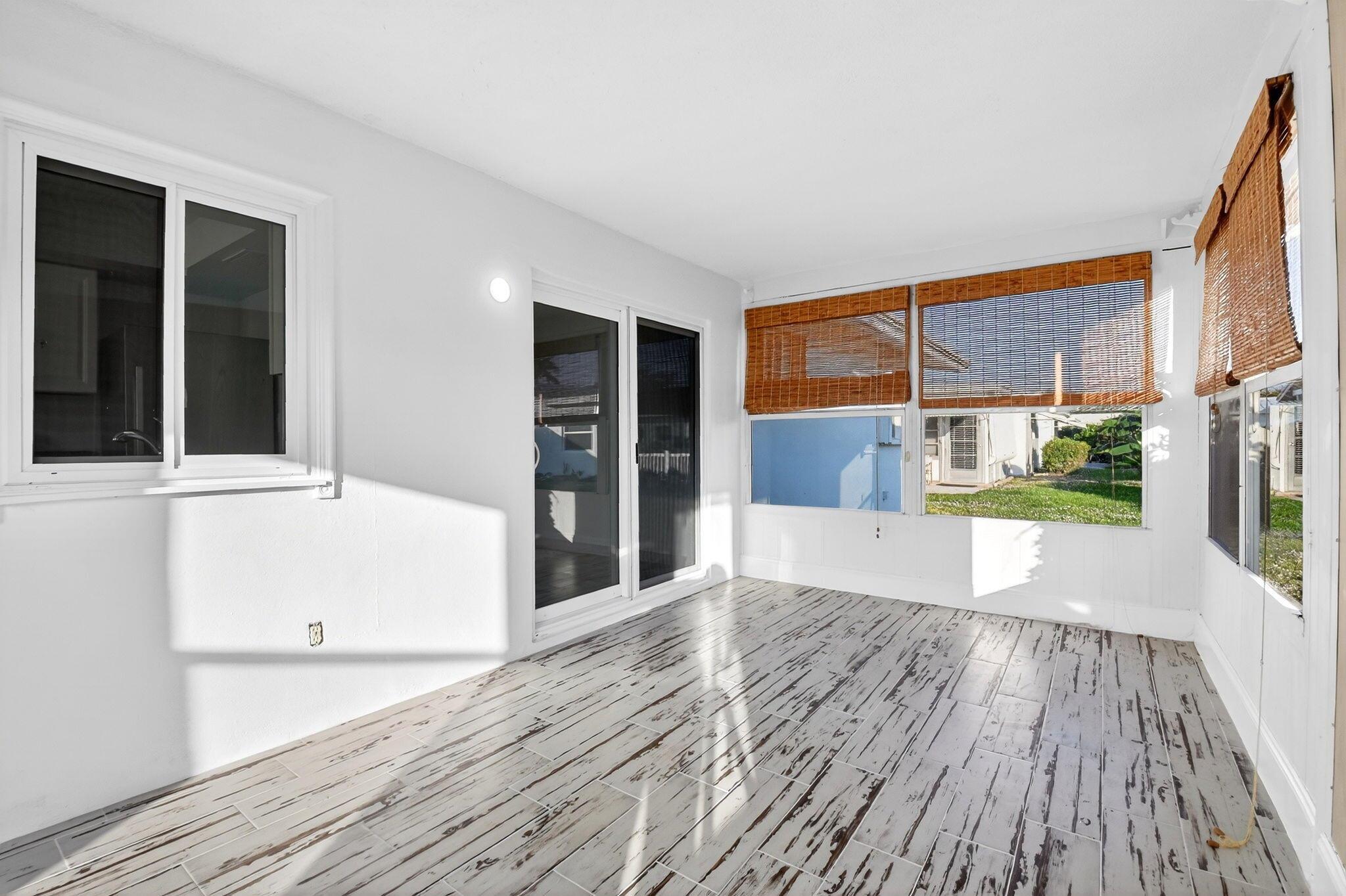 Photo 19 of home located at 814 SW 6th Avenue, Boynton Beach FL