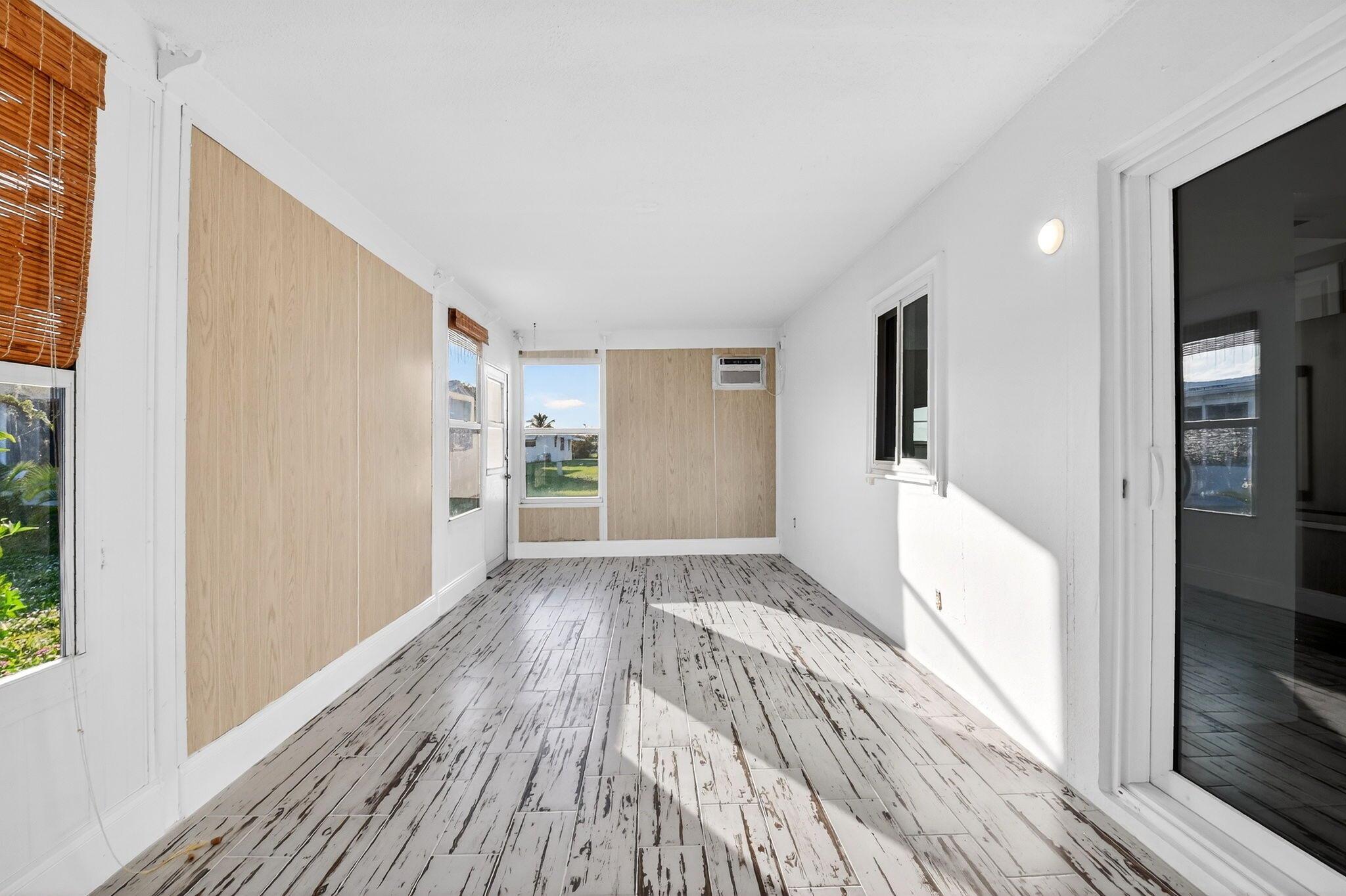 Photo 20 of home located at 814 SW 6th Avenue, Boynton Beach FL