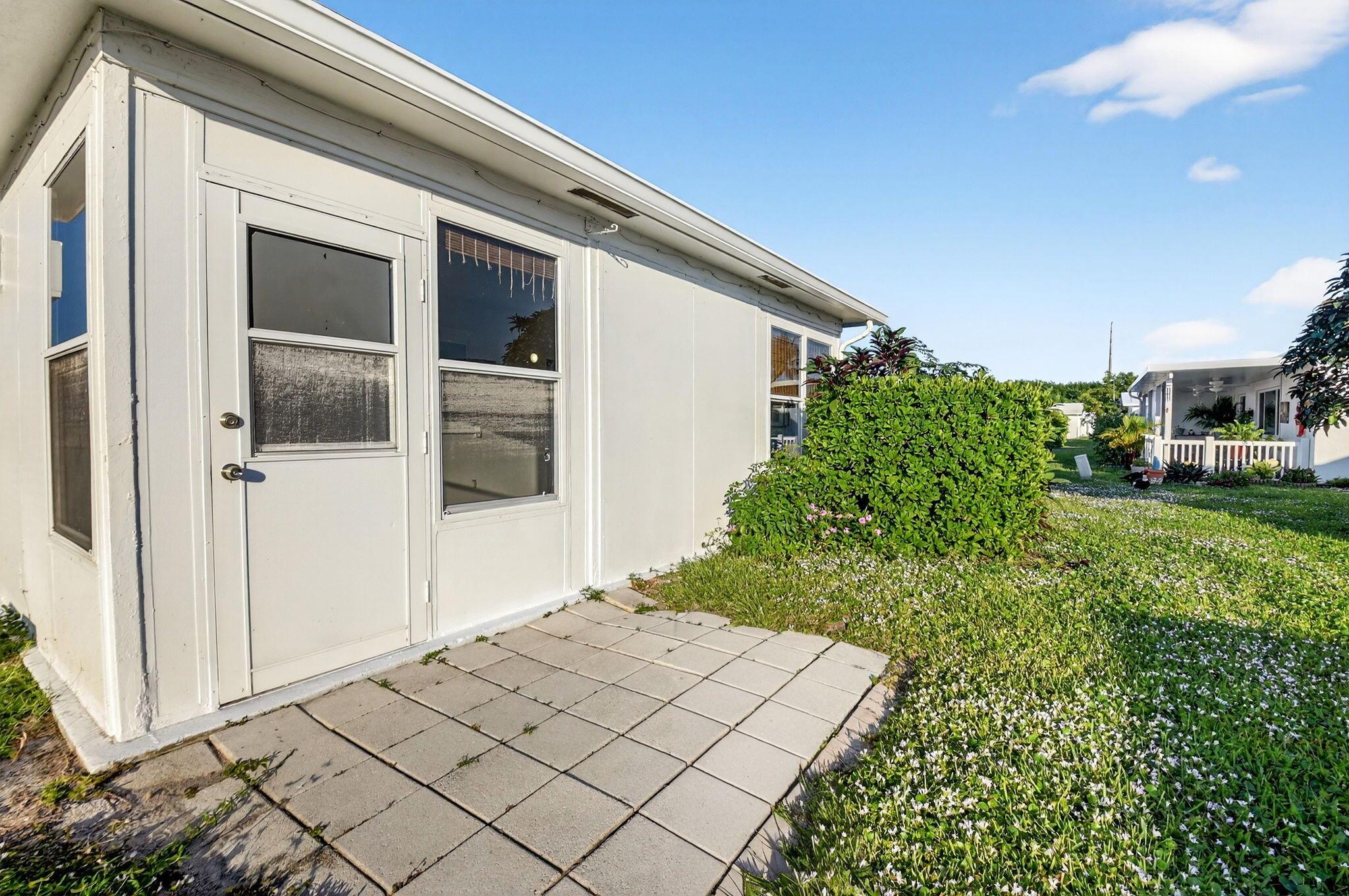 Photo 22 of home located at 814 SW 6th Avenue, Boynton Beach FL