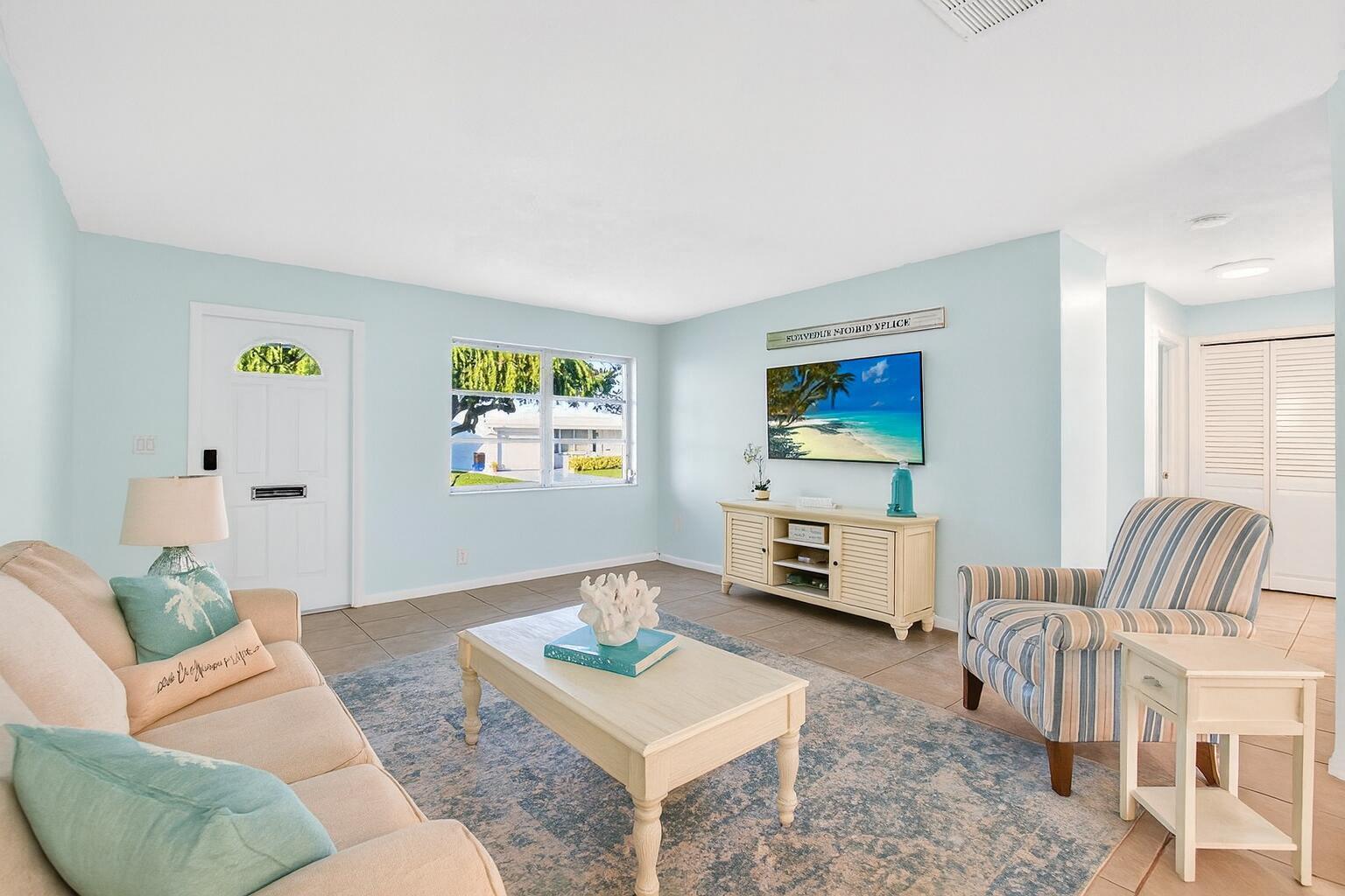 Photo 4 of home located at 814 SW 6th Avenue, Boynton Beach FL