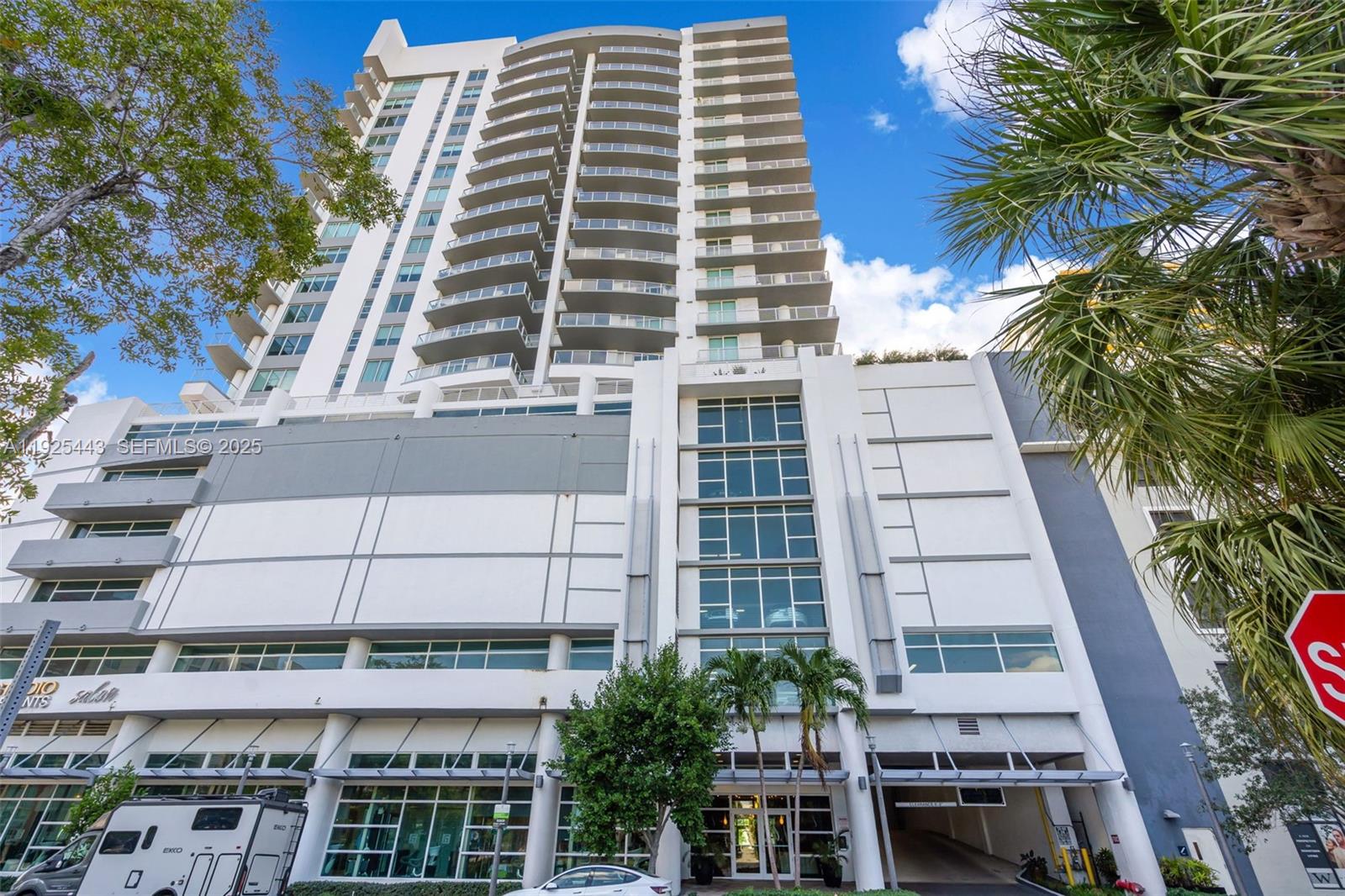 Strada 315 Condo