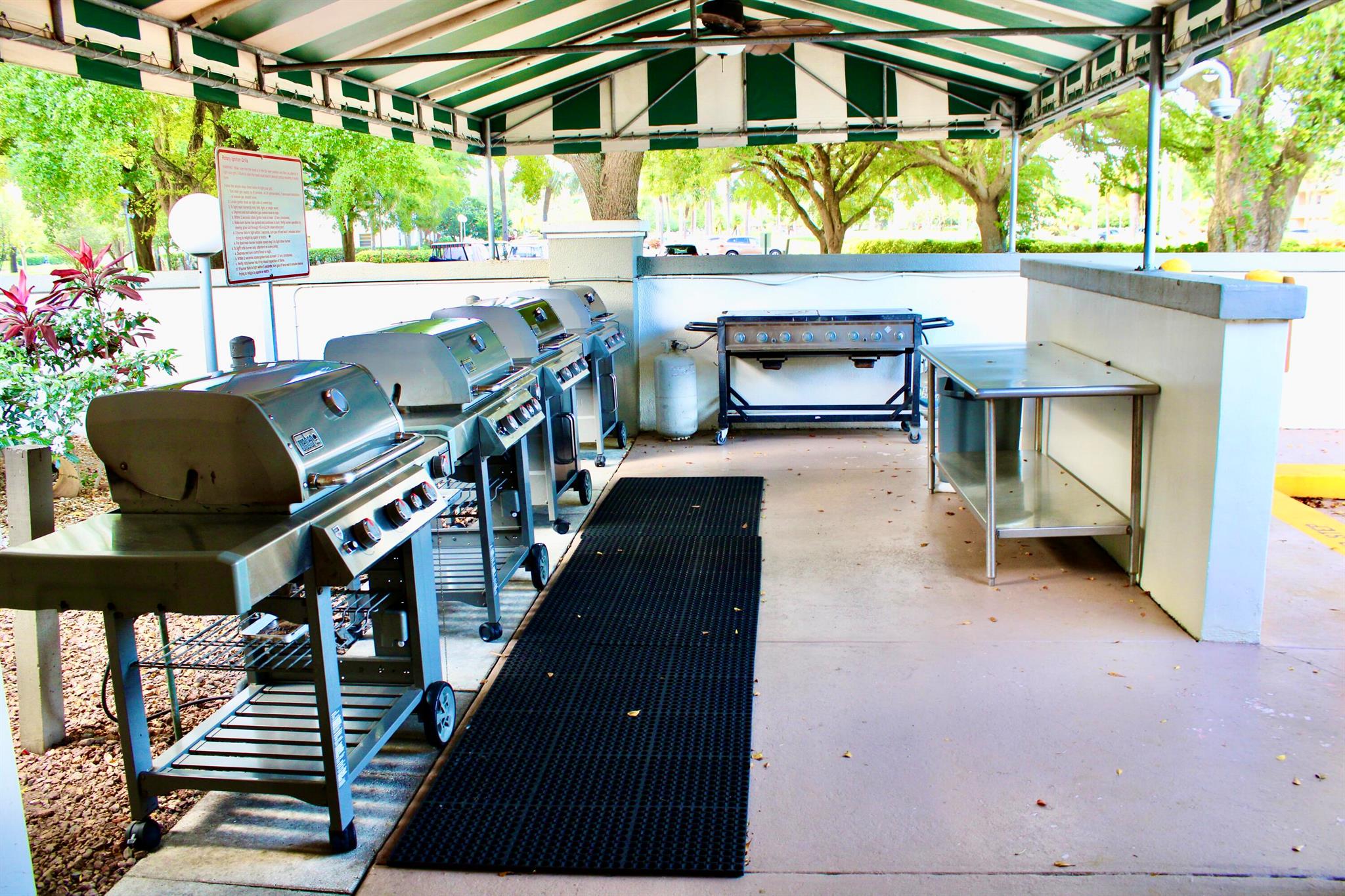 Photo 37 of home located at 2901 Victoria Circle D2, Coconut Creek FL