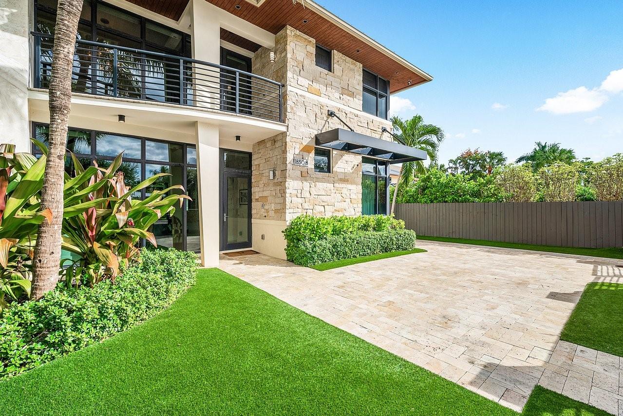 Homes for sale in Fort Lauderdale, FL | 1850 Ne 26Th Ave #B, Fort Lauderdale, FL 33305 | MLS# F10540102