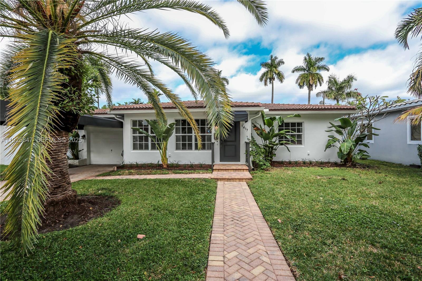 House for Sale in Hollywood, FL