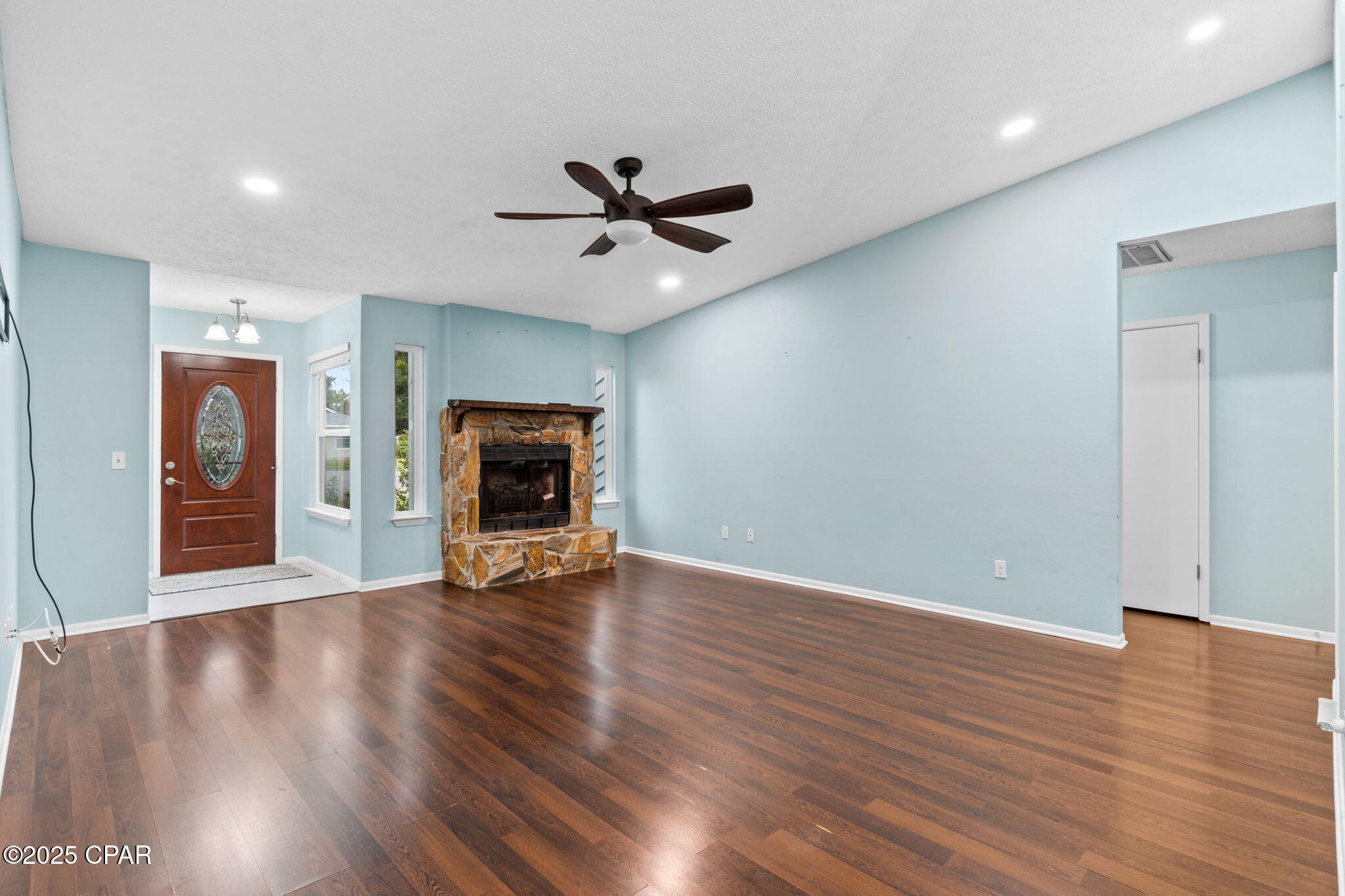 Image 9 For 323 Prudence Lane