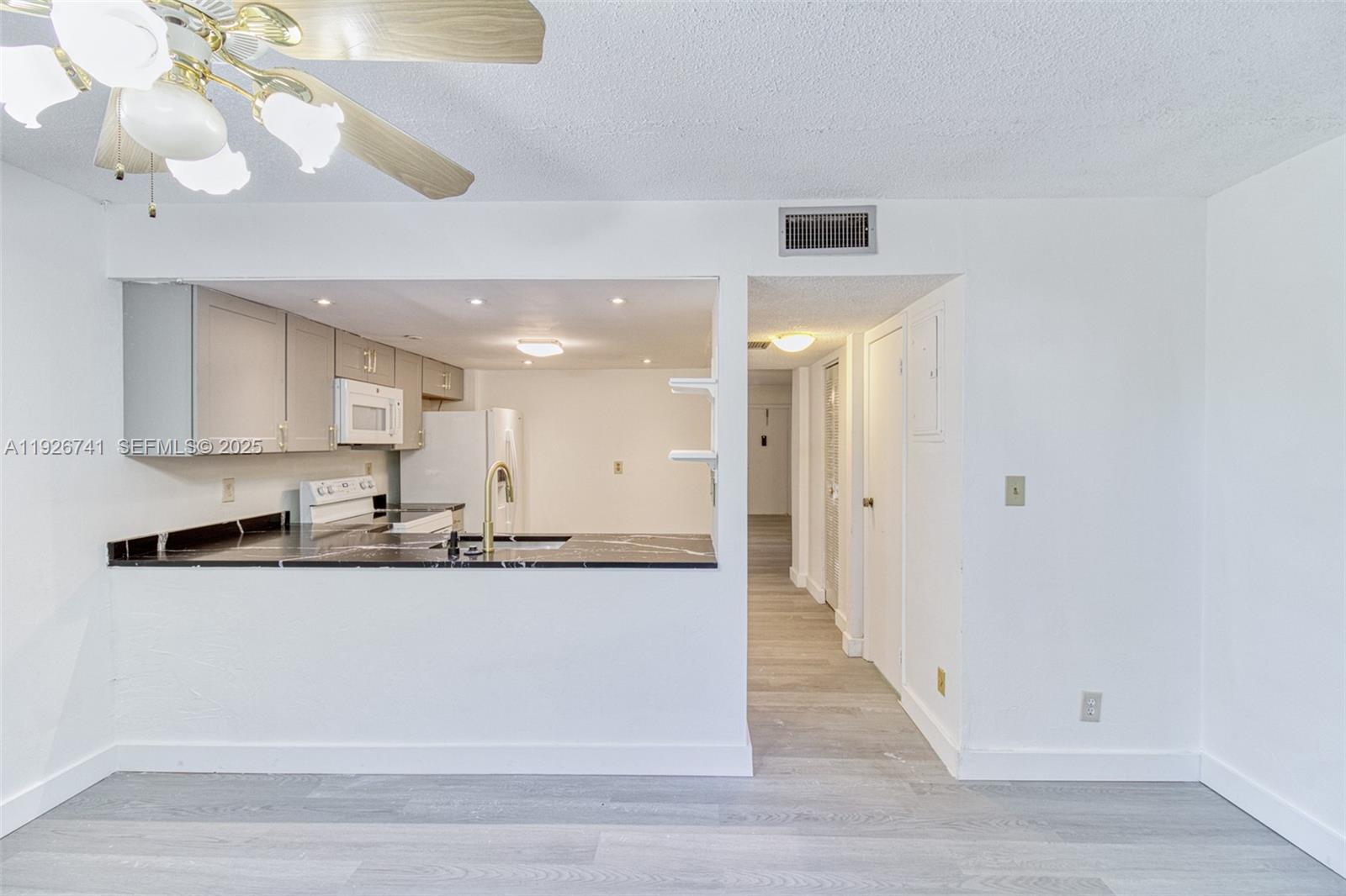 Impressive exterior facade at 5209 40th Ave - Townhouse in Dania Beach