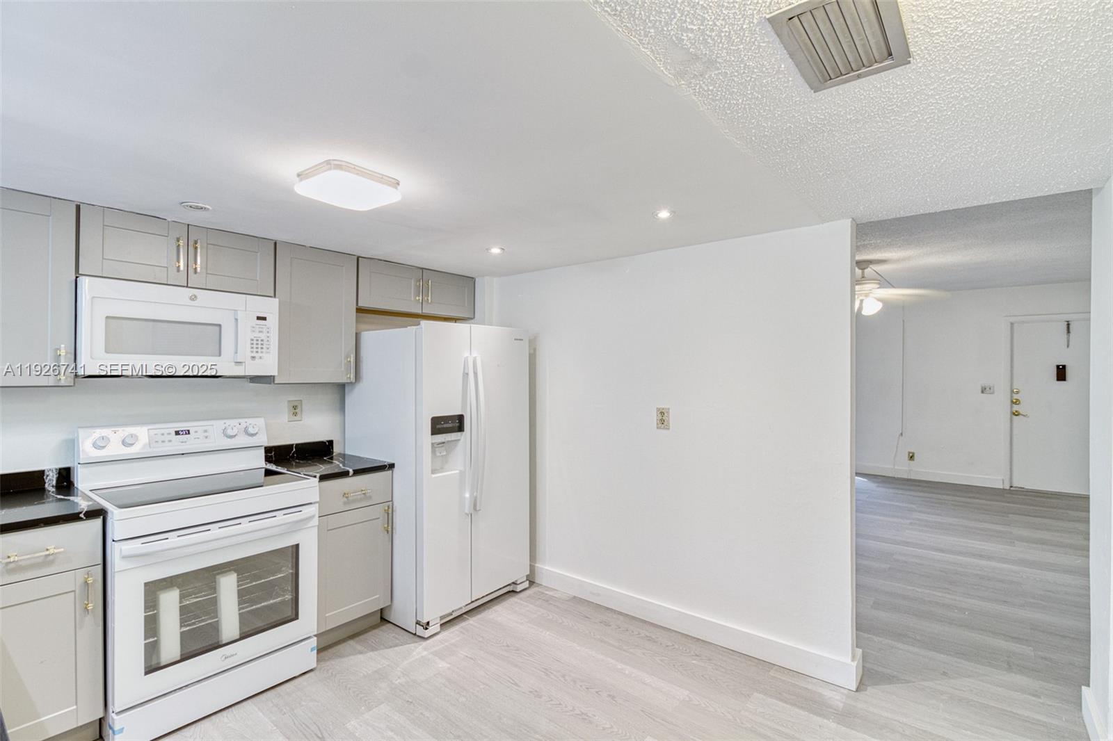 Bonus room and amenities at 5209 40th Ave - Townhouse in Dania Beach