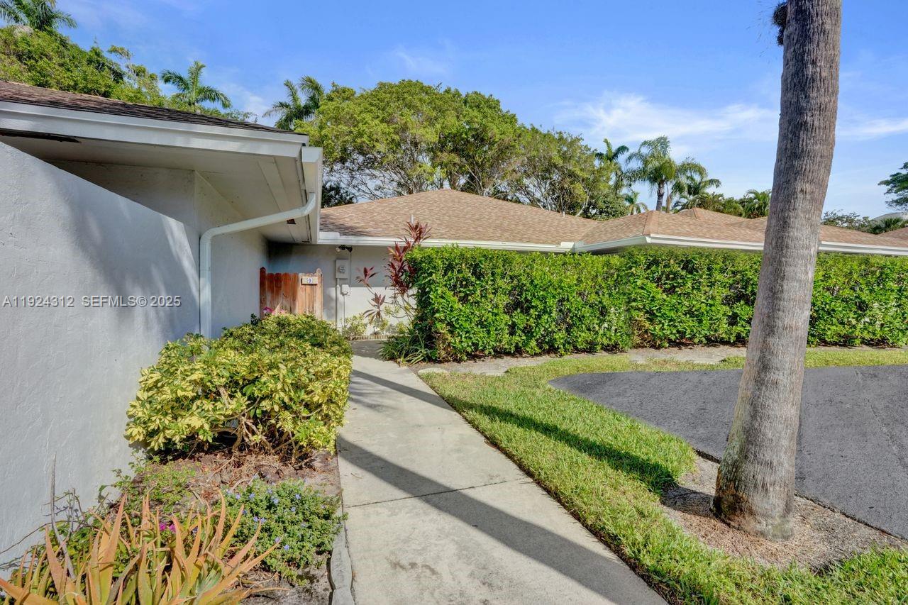 Homes for sale in Hypoluxo, FL | 9 S Lakeshore Dr, Hypoluxo, FL 33462 | MLS# A11924312